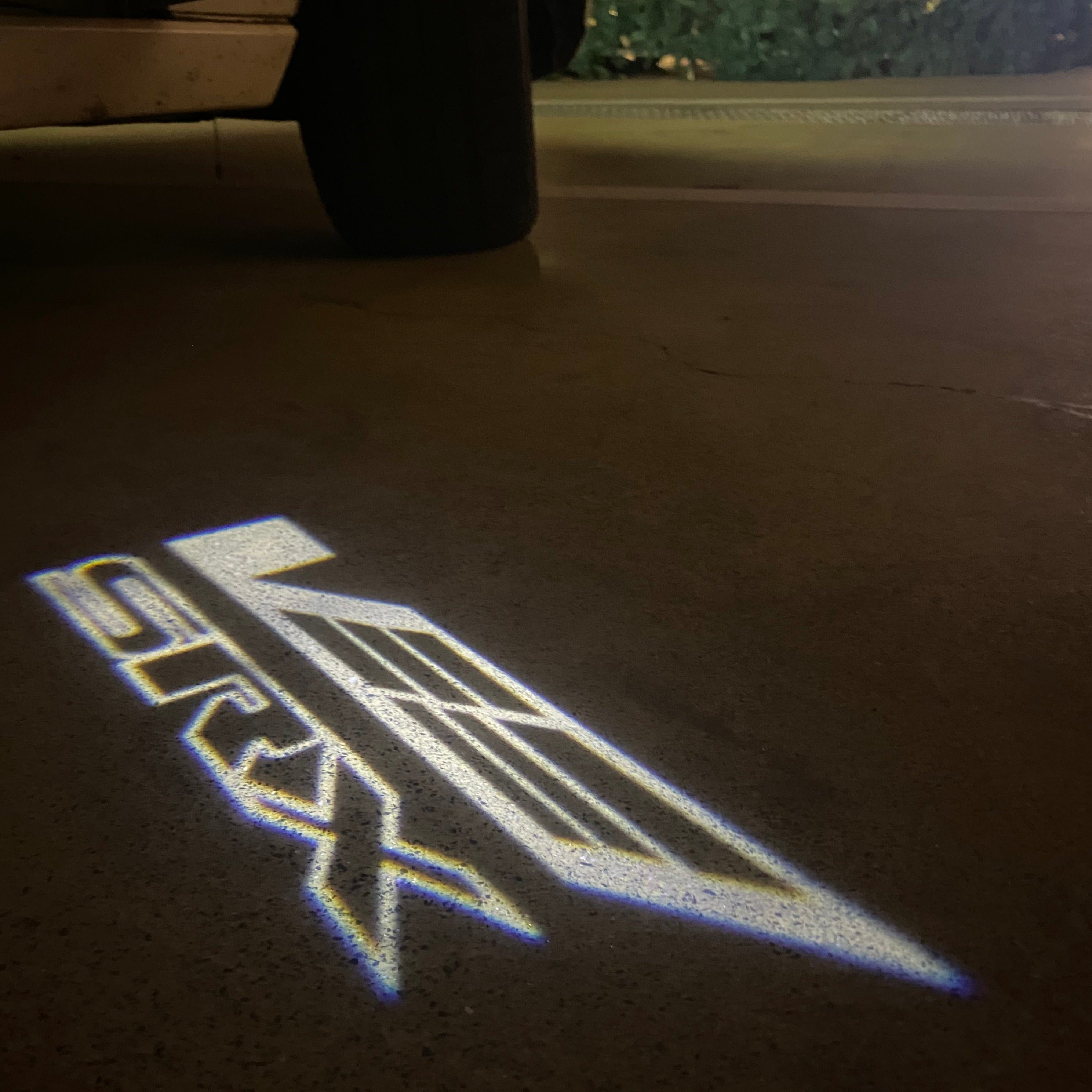 CADILLAC SRX LOGO PROJECTOT LIGHTS Nr.9763 (quantity 1 = 2 Logo Films /2 door lights）