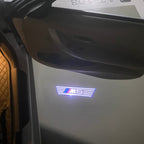 BMW M3 LOGO PROJECTOR LIGHTS Nr.24 (الكمية 1 = 1 مجموعة / 2 أضواء باب)