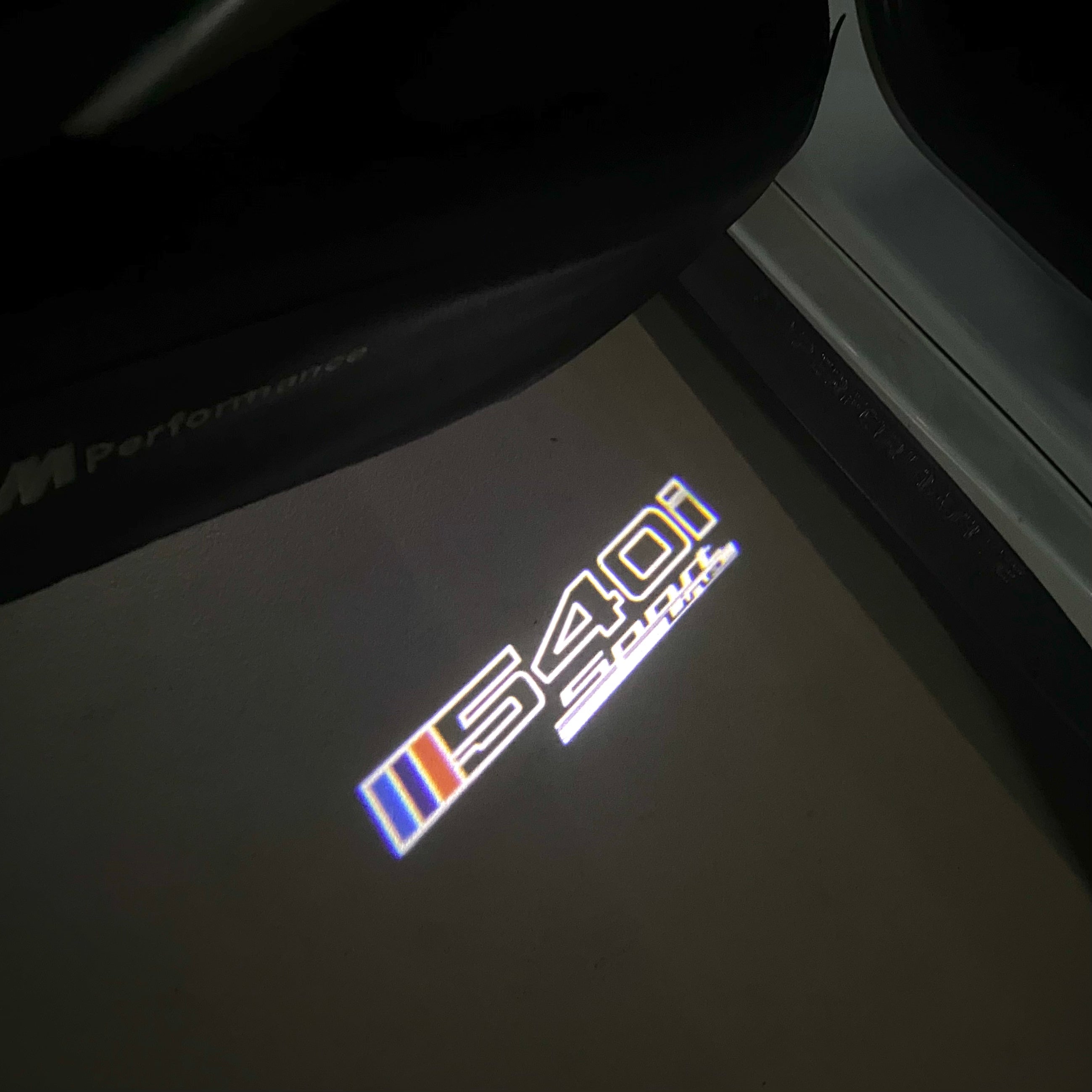 BMW M3 LOGO PROJECTOT LIGHTS Nr.24 (Menge 1 = 1 Sets/2 Türleuchten)