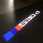 BMW M3 LOGO PROJECTOR LIGHTS Nr.24 (الكمية 1 = 1 مجموعة / 2 أضواء باب)