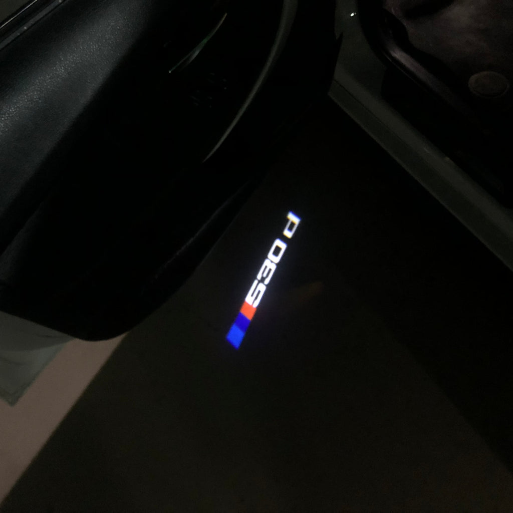 BMW M3 LOGO PROJECTOR LIGHTS Nr.24 (الكمية 1 = 1 مجموعة / 2 أضواء باب)