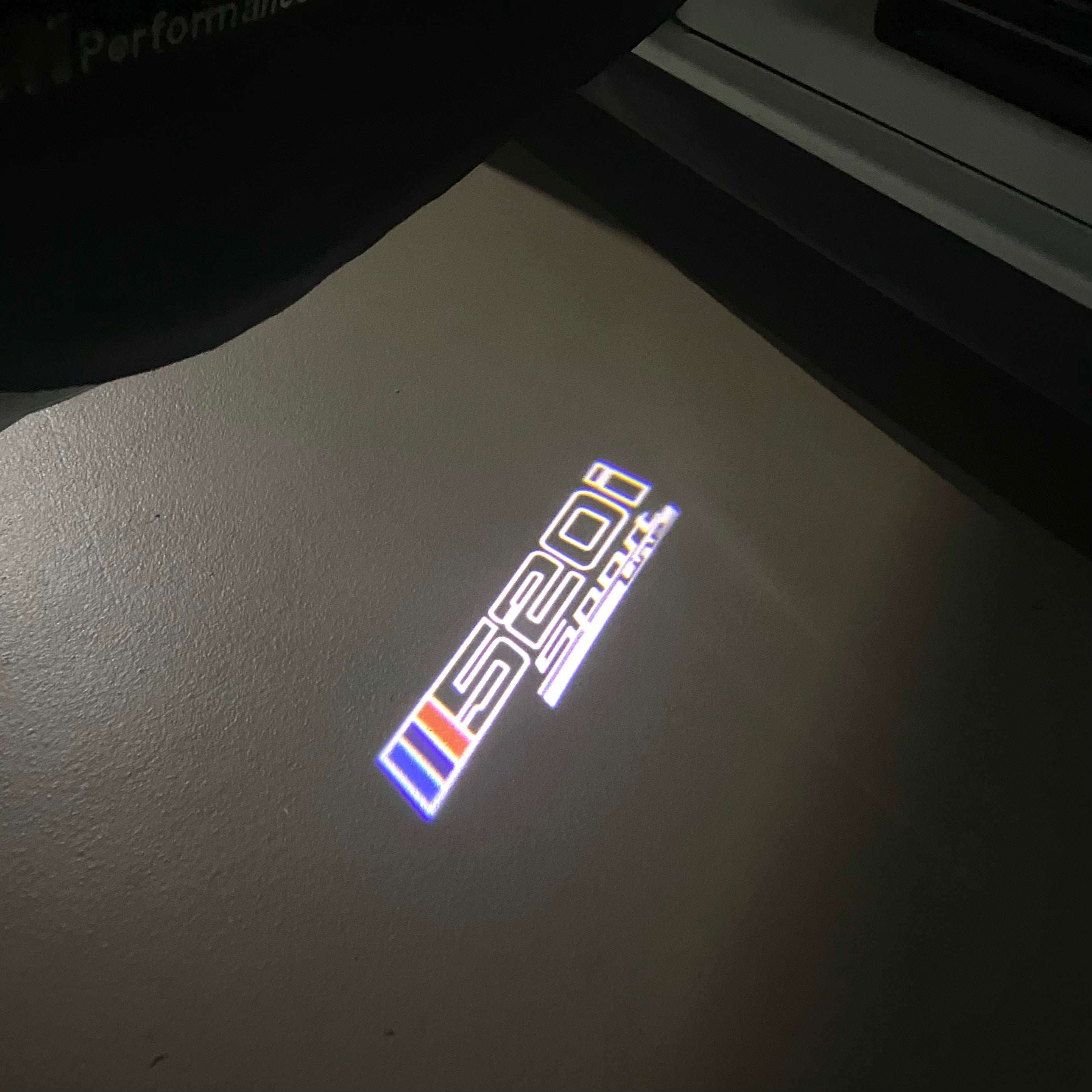 BMW M3 LOGO PROJECTOT LIGHTS Nr.24 (Menge 1 = 1 Sets/2 Türleuchten)