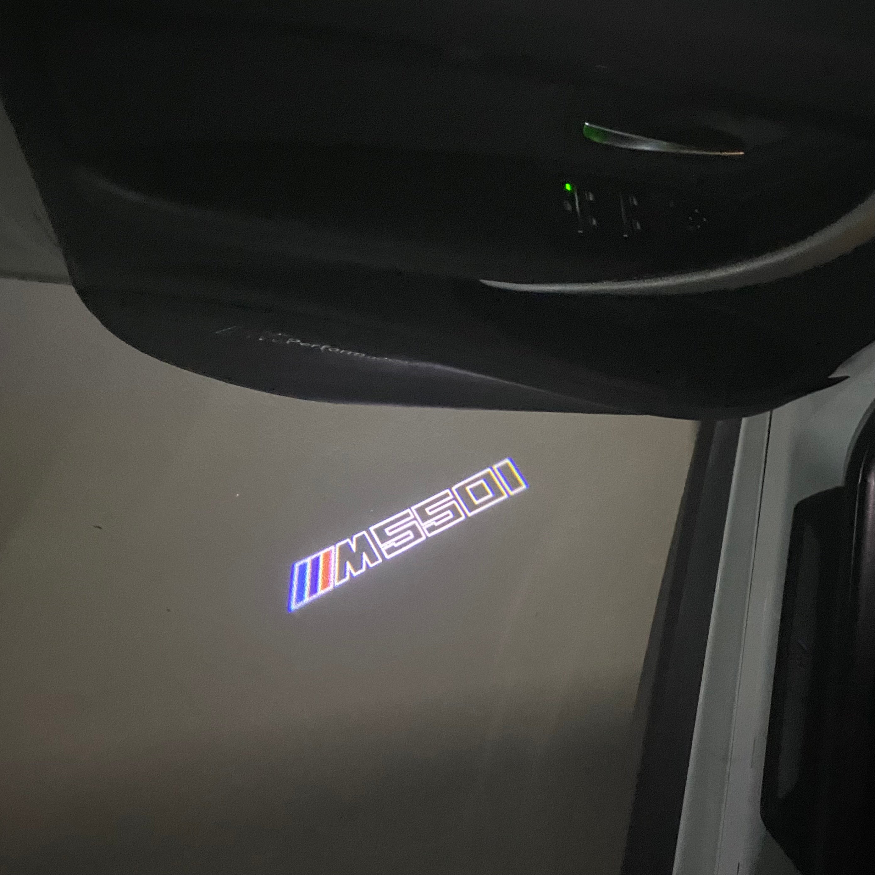 ÉCLAIRAGE DE PROJECTEUR BMW M3 LOGO Nr.24 (quantité 1 = 1 jeux / 2 feux de porte)