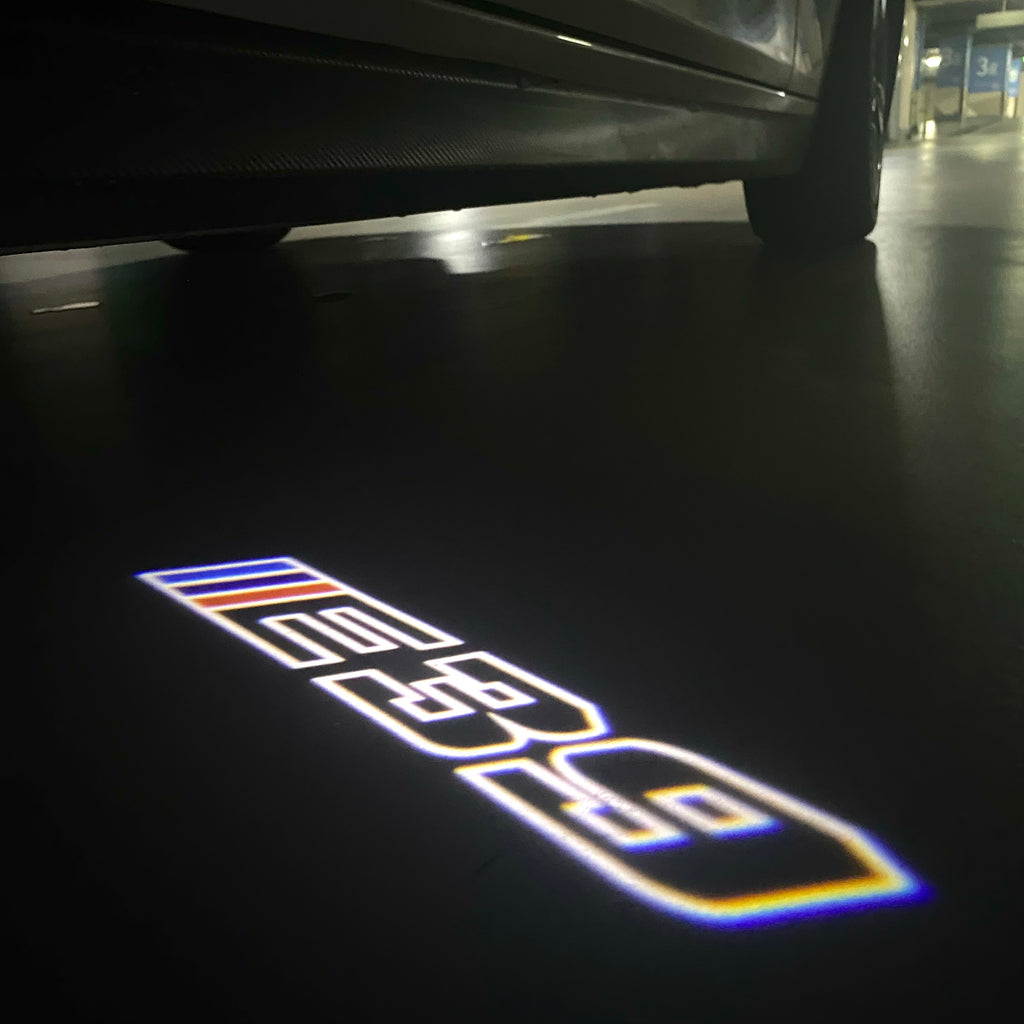 ÉCLAIRAGE DE PROJECTEUR BMW M3 LOGO Nr.24 (quantité 1 = 1 jeux / 2 feux de porte)