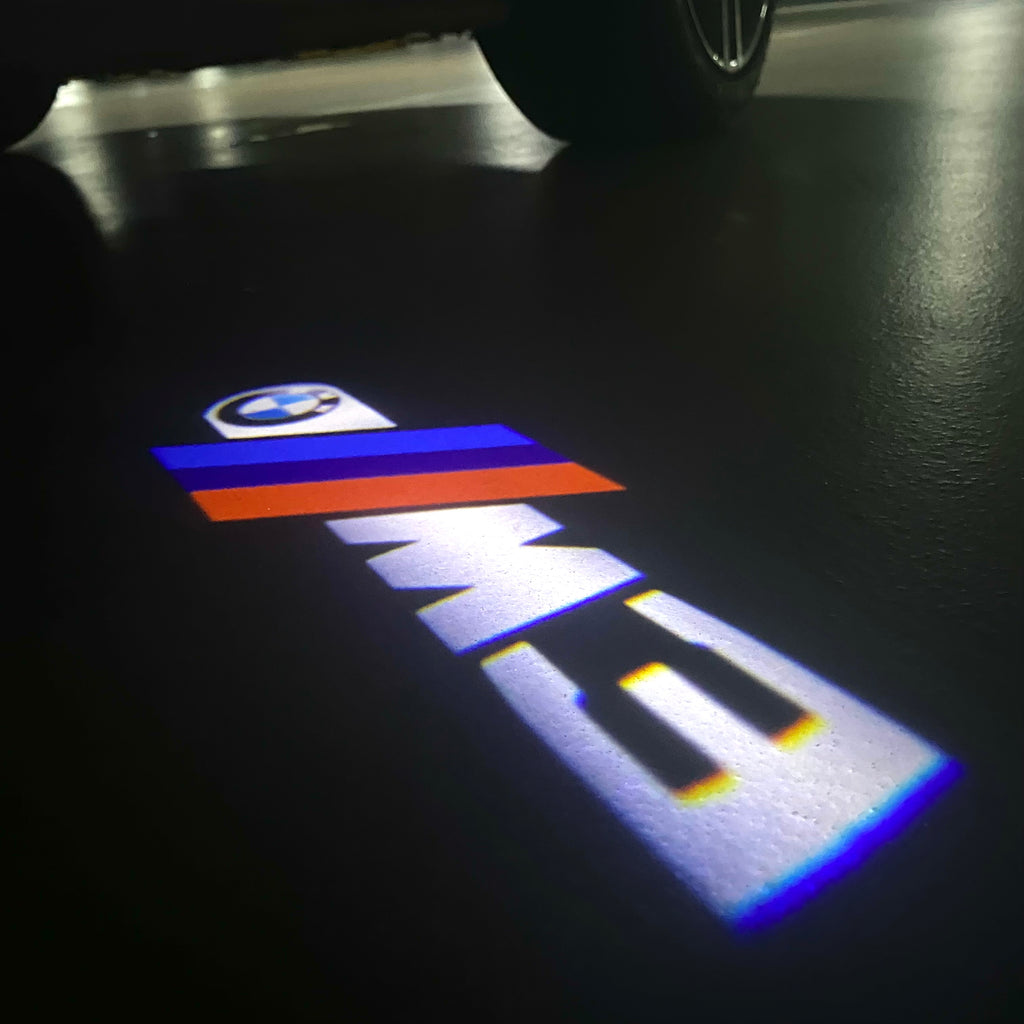 BMW M3 LOGO PROJECTOR LIGHTS Nr.24 (الكمية 1 = 1 مجموعة / 2 أضواء باب)