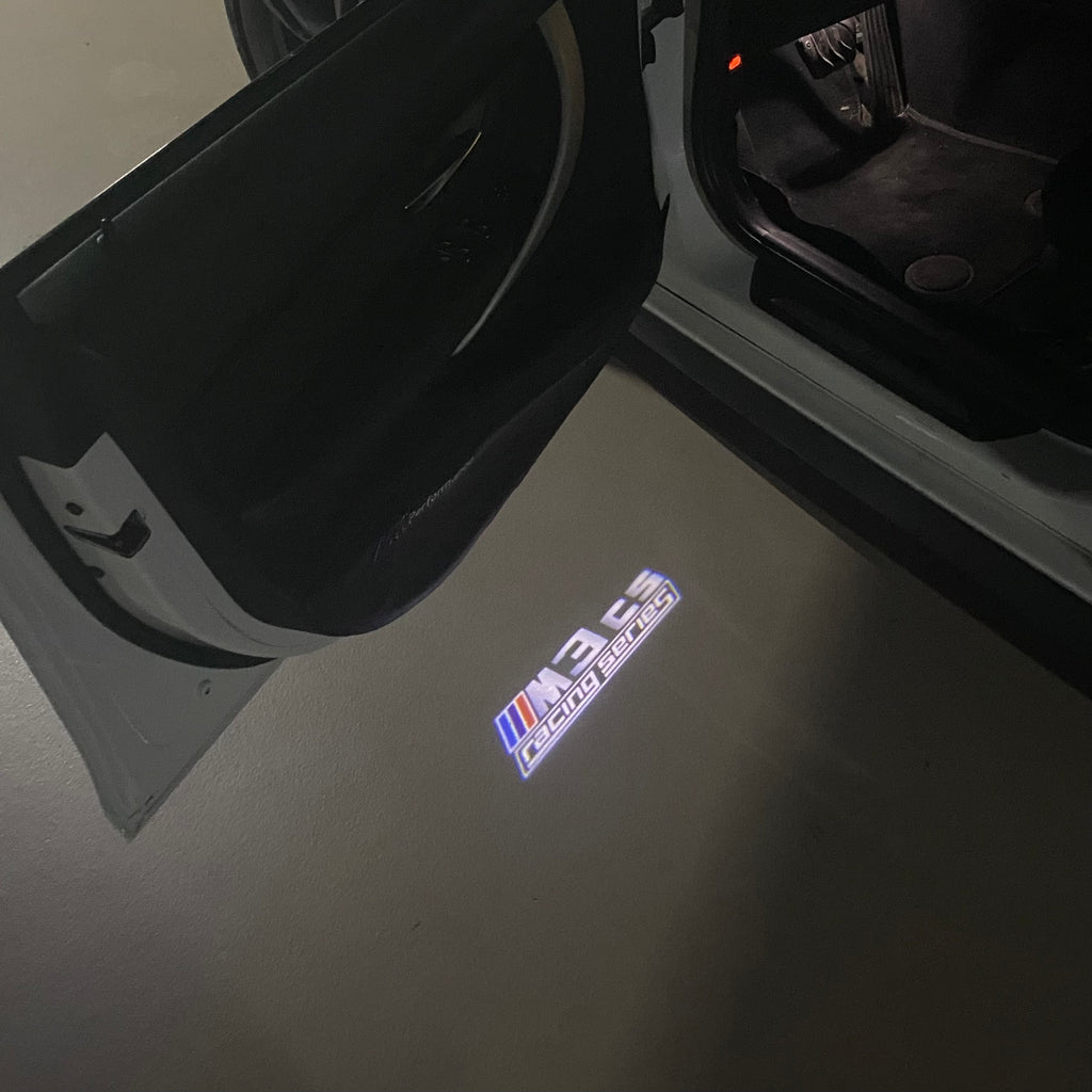 BMW M3 LOGO PROJECTOR LIGHTS Nr.24 (الكمية 1 = 1 مجموعة / 2 أضواء باب)