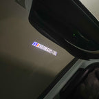 BMW M3 LOGO PROJECTOR LIGHTS Nr.24 (الكمية 1 = 1 مجموعة / 2 أضواء باب)