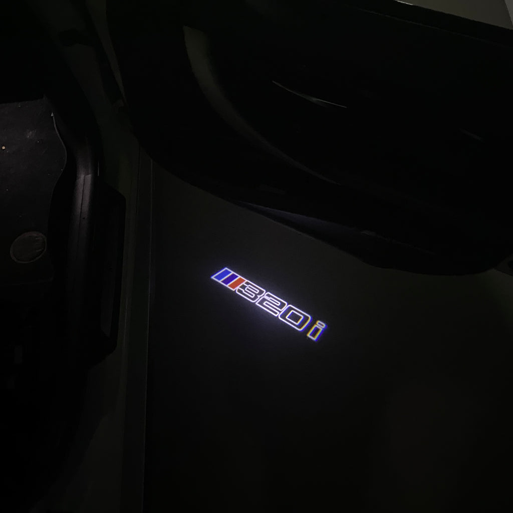 BMW M3 LOGO PROJECTOR LIGHTS Nr.24 (الكمية 1 = 1 مجموعة / 2 أضواء باب)