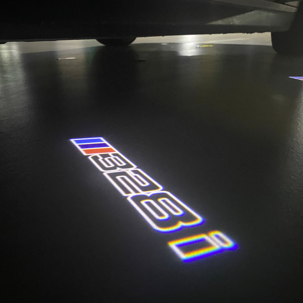 BMW M3 LOGO PROJECTOR LIGHTS Nr.24 (الكمية 1 = 1 مجموعة / 2 أضواء باب)