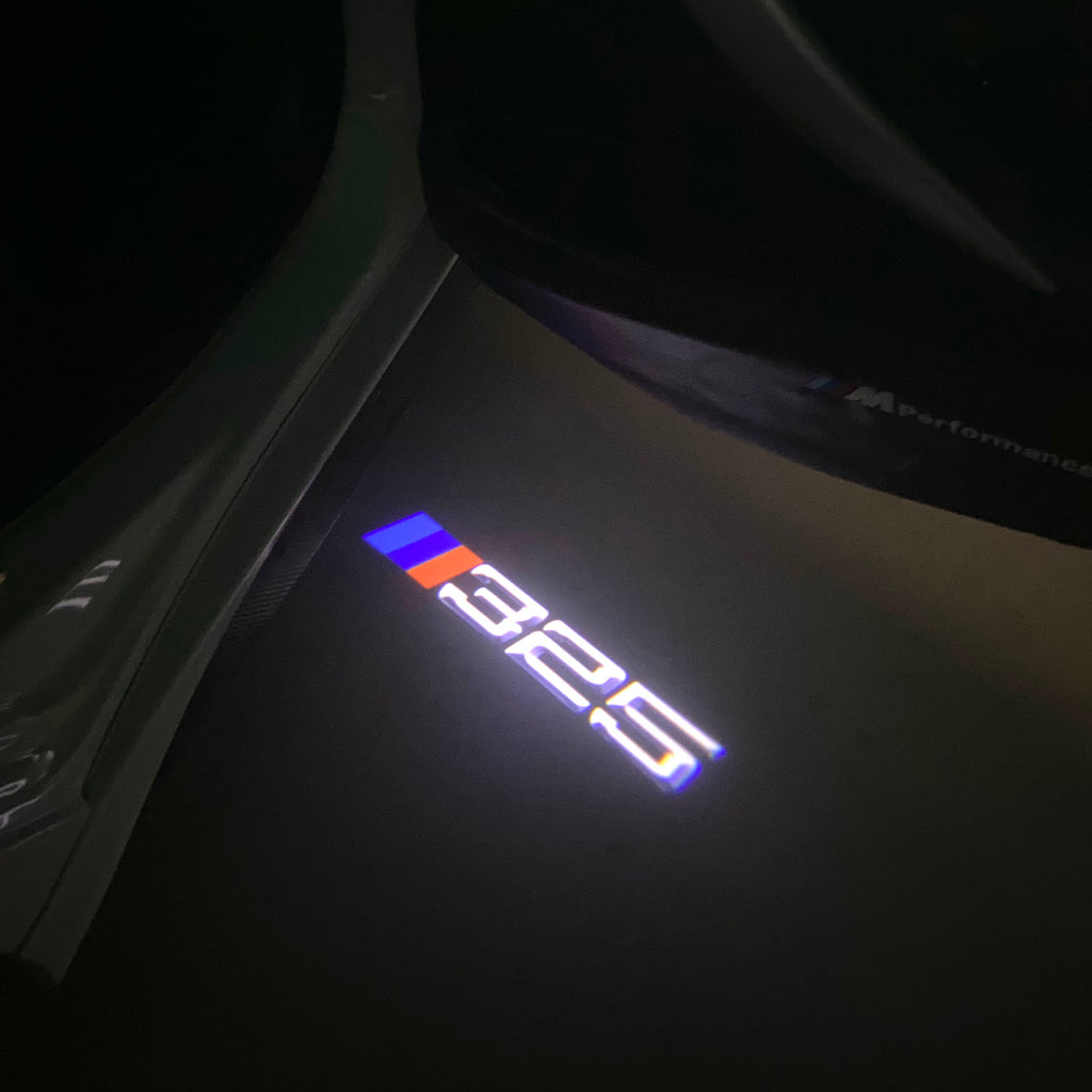 BMW M3 LOGO PROJECTOR LIGHTS Nr.24 (الكمية 1 = 1 مجموعة / 2 أضواء باب)