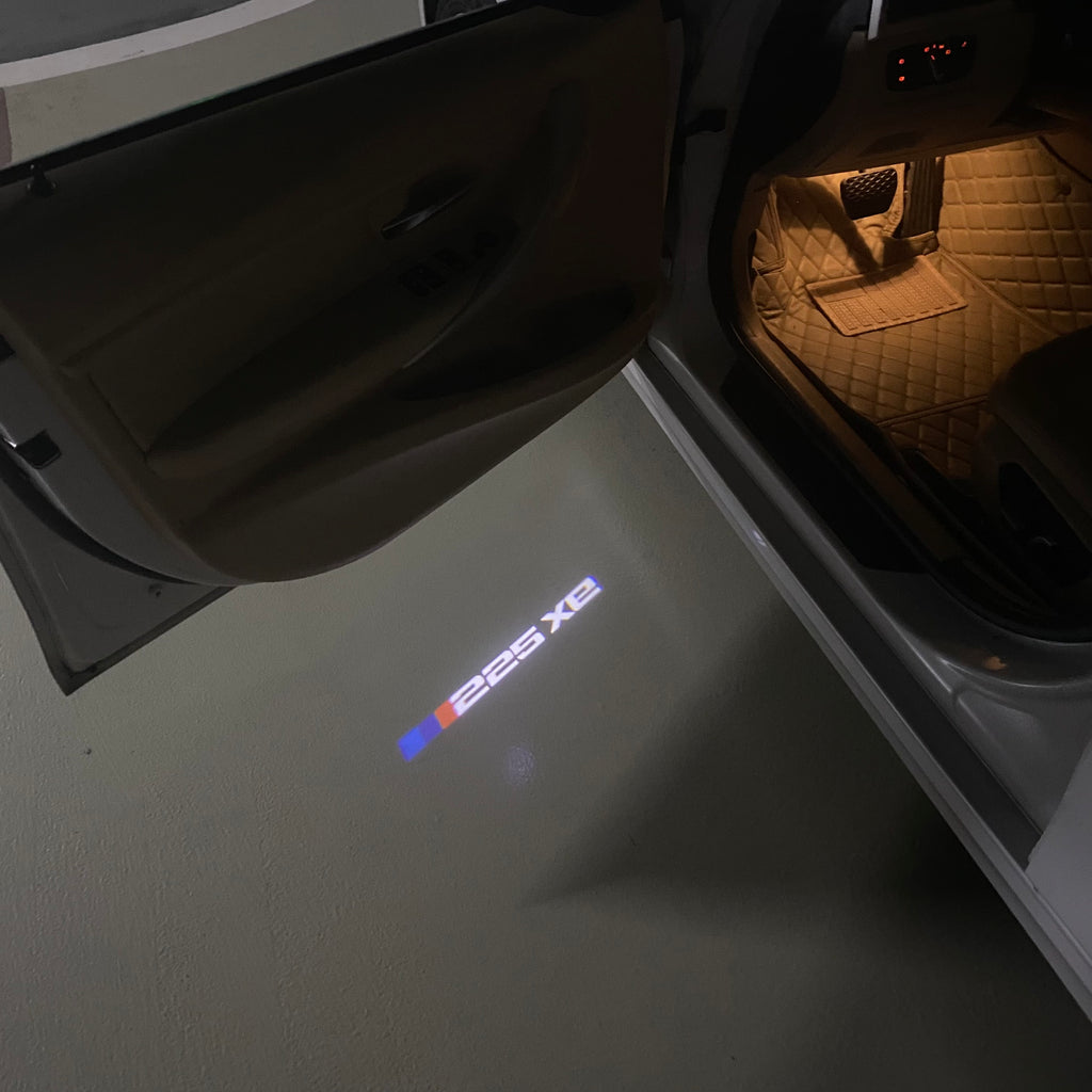 BMW M3 LOGO PROJECTOR LIGHTS Nr.24 (الكمية 1 = 1 مجموعة / 2 أضواء باب)
