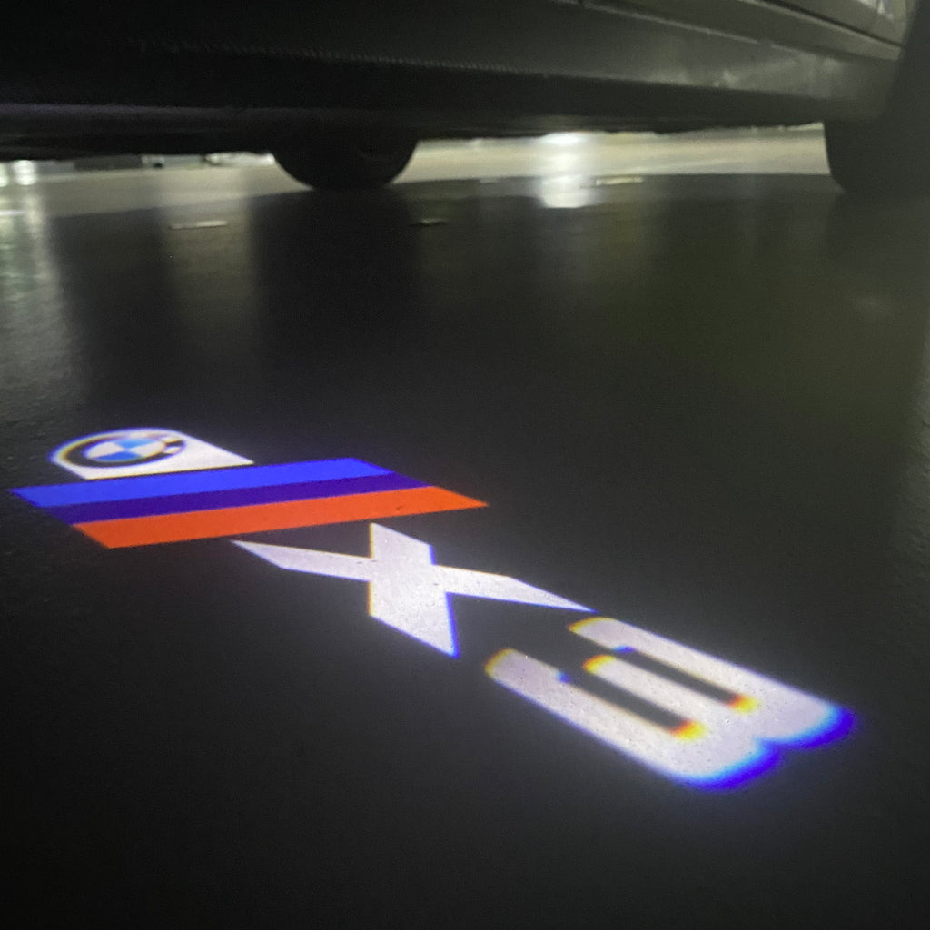 BMW M3 LOGO PROJECTOR LIGHTS Nr.24 (الكمية 1 = 1 مجموعة / 2 أضواء باب)