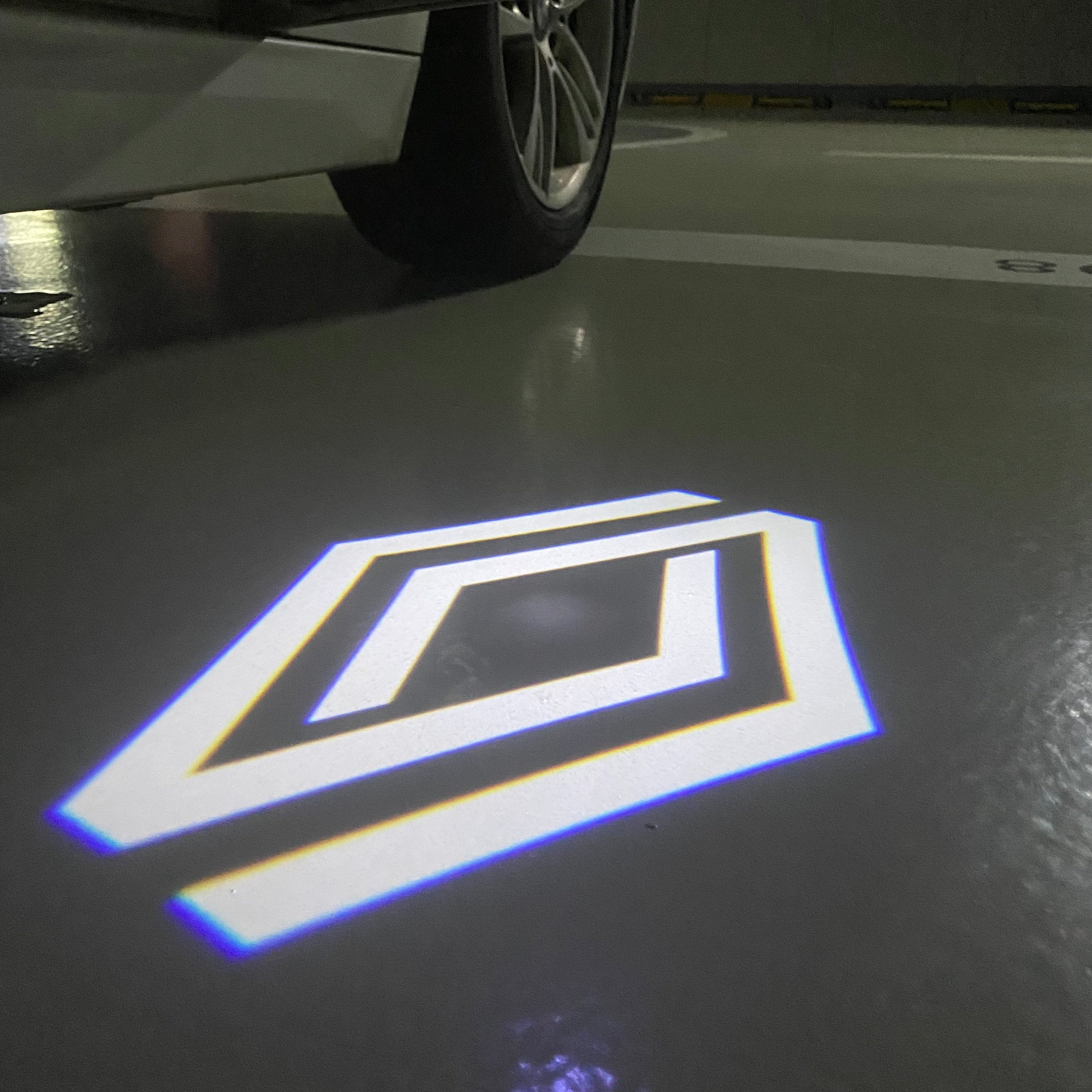 RENAULT ORIGINAL LOGO PROJECROTR LIGHTS Nr.0962 (quantity  1 =  2 Logo Film & 2 door lights)