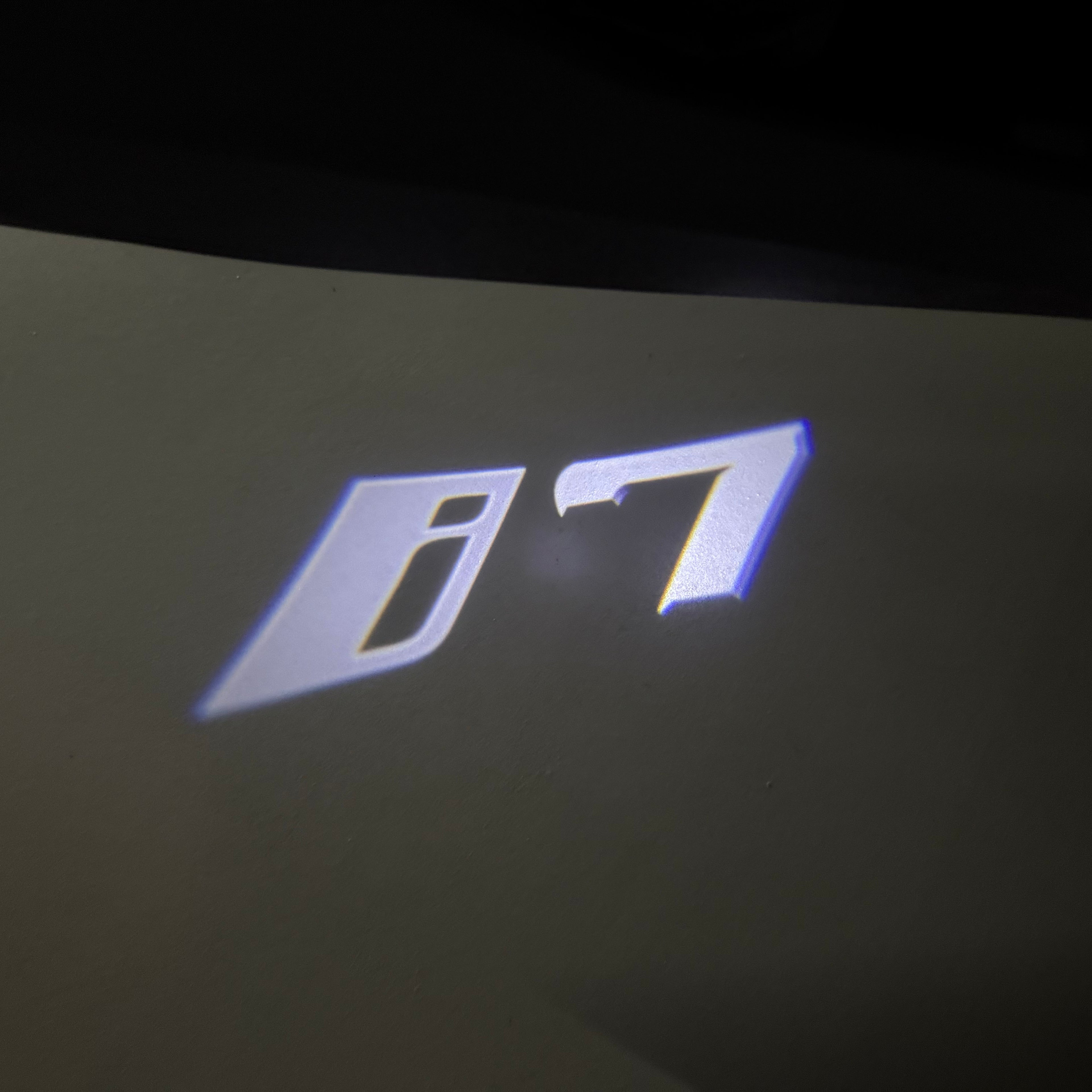 ÉCLAIRAGE DE PROJECTEUR BMW M3 LOGO Nr.24 (quantité 1 = 1 jeux / 2 feux de porte)