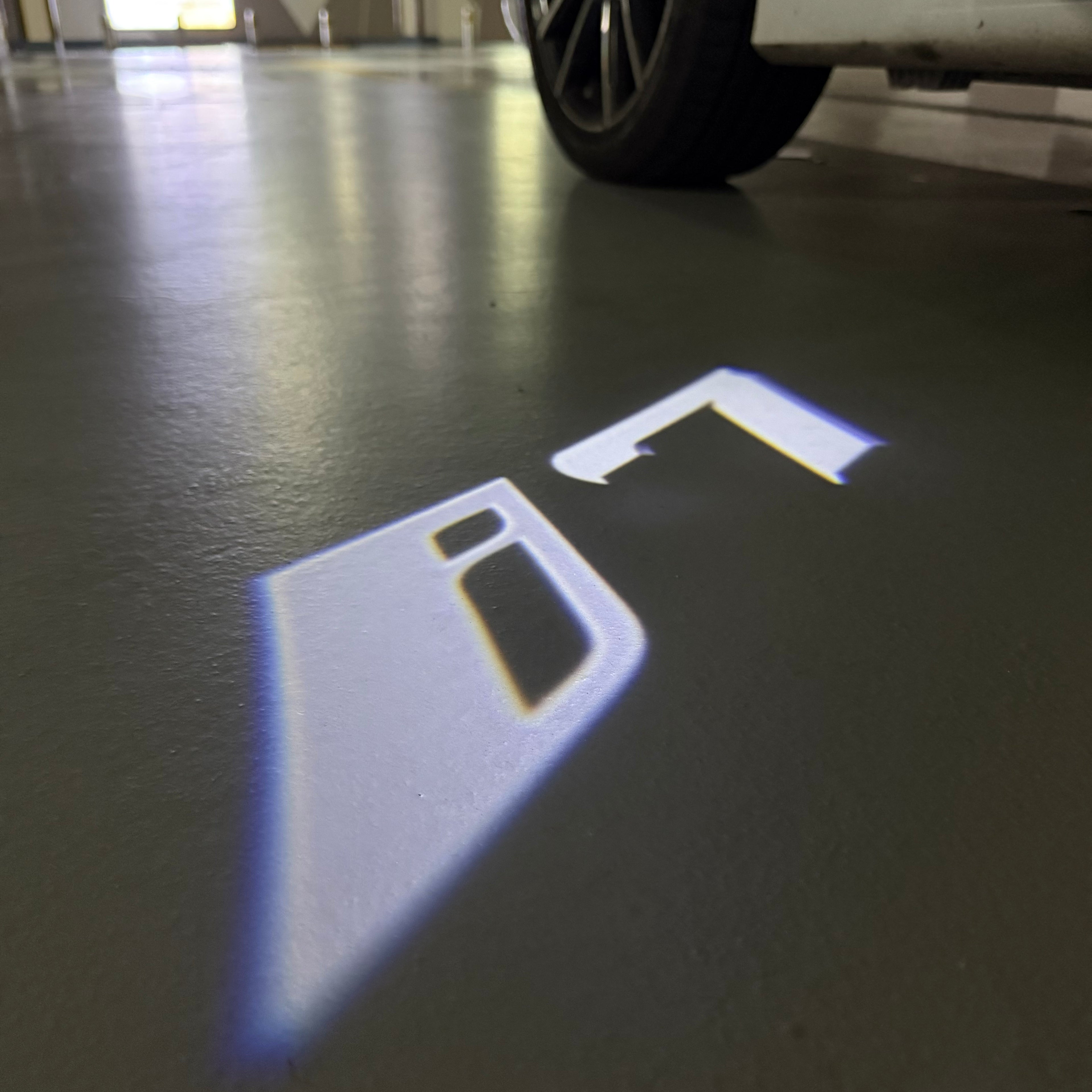 ÉCLAIRAGE DE PROJECTEUR BMW M3 LOGO Nr.24 (quantité 1 = 1 jeux / 2 feux de porte)