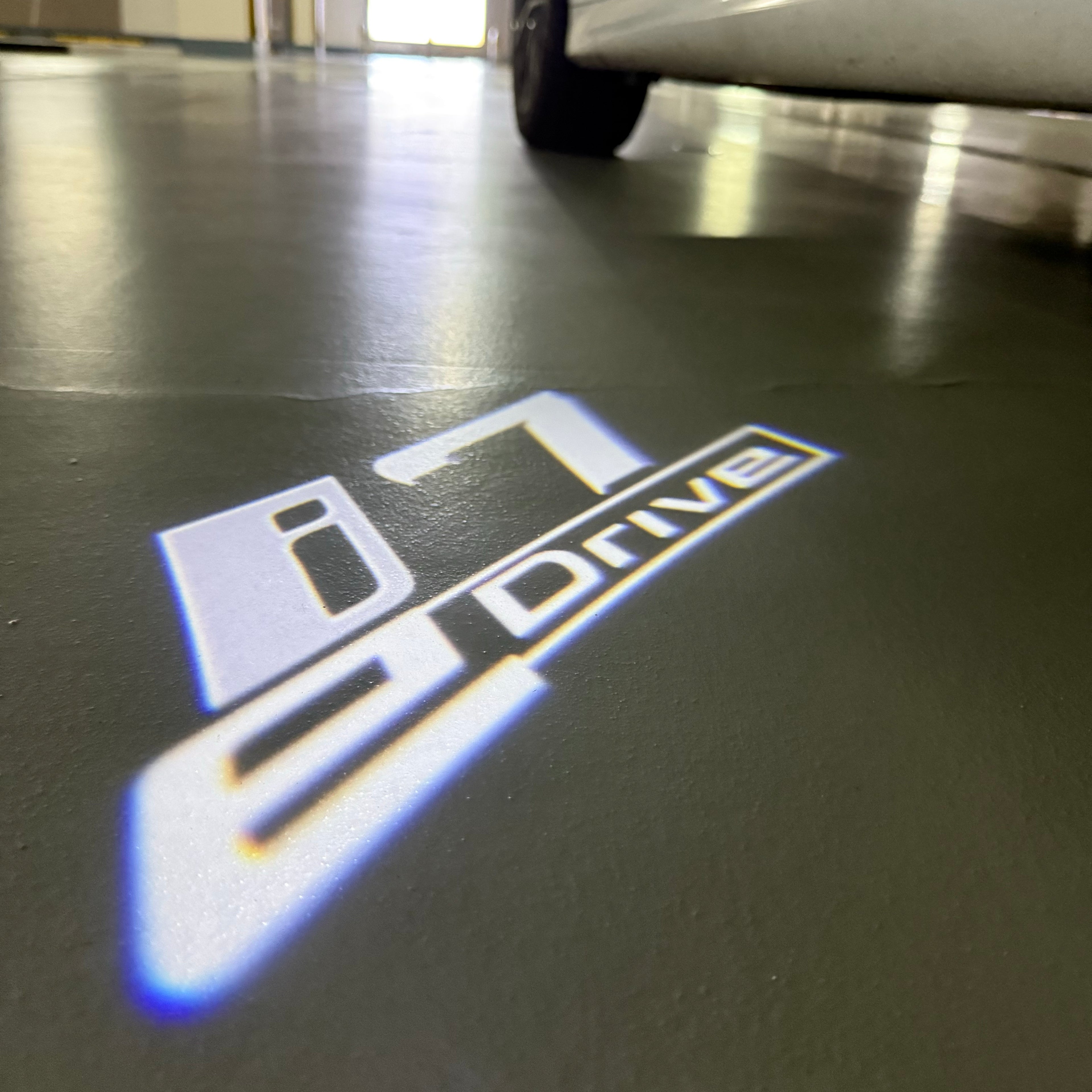 ÉCLAIRAGE DE PROJECTEUR BMW M3 LOGO Nr.24 (quantité 1 = 1 jeux / 2 feux de porte)
