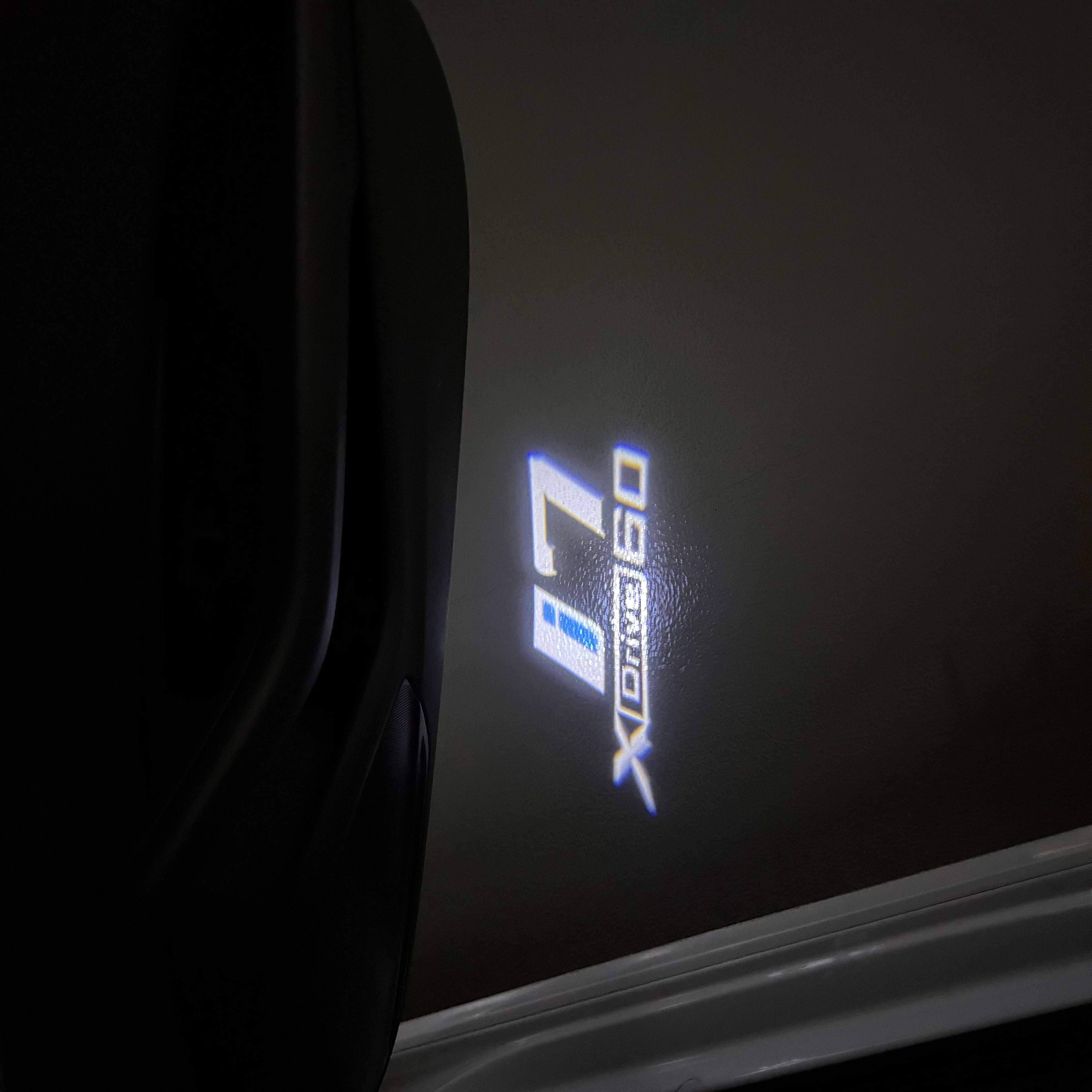 ÉCLAIRAGE DE PROJECTEUR BMW M3 LOGO Nr.24 (quantité 1 = 1 jeux / 2 feux de porte)