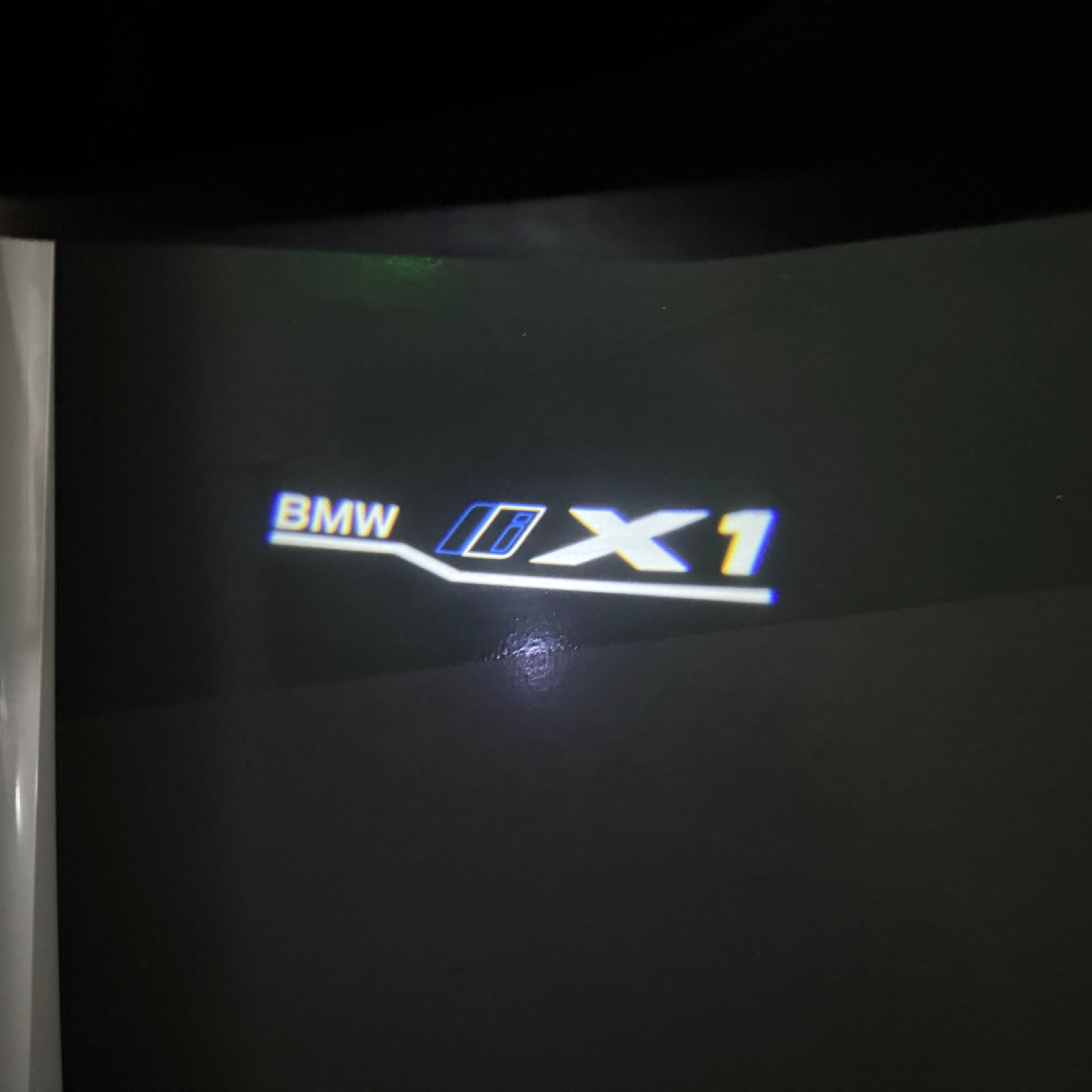 ÉCLAIRAGE DE PROJECTEUR BMW M3 LOGO Nr.24 (quantité 1 = 1 jeux / 2 feux de porte)