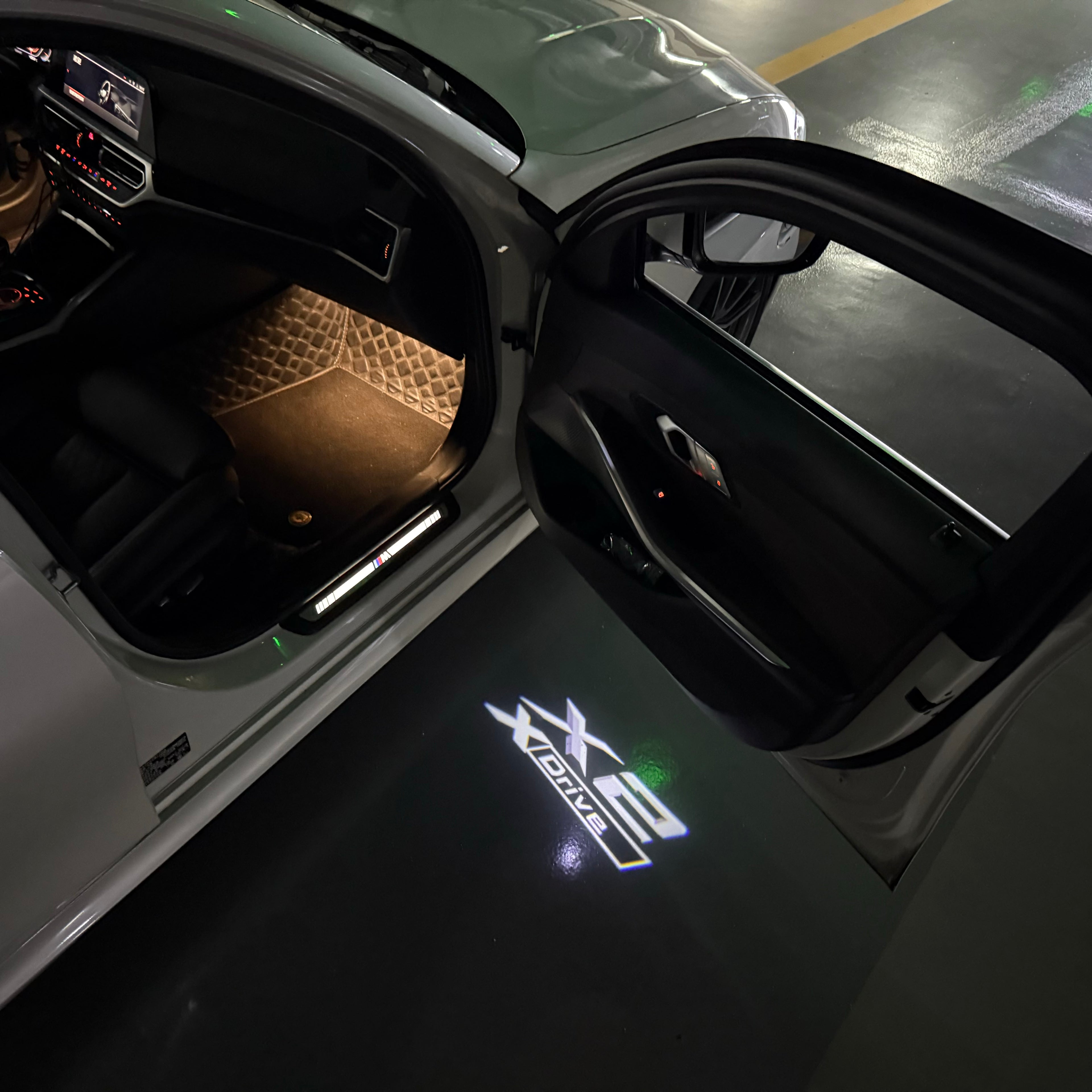 ÉCLAIRAGE DE PROJECTEUR BMW M3 LOGO Nr.24 (quantité 1 = 1 jeux / 2 feux de porte)