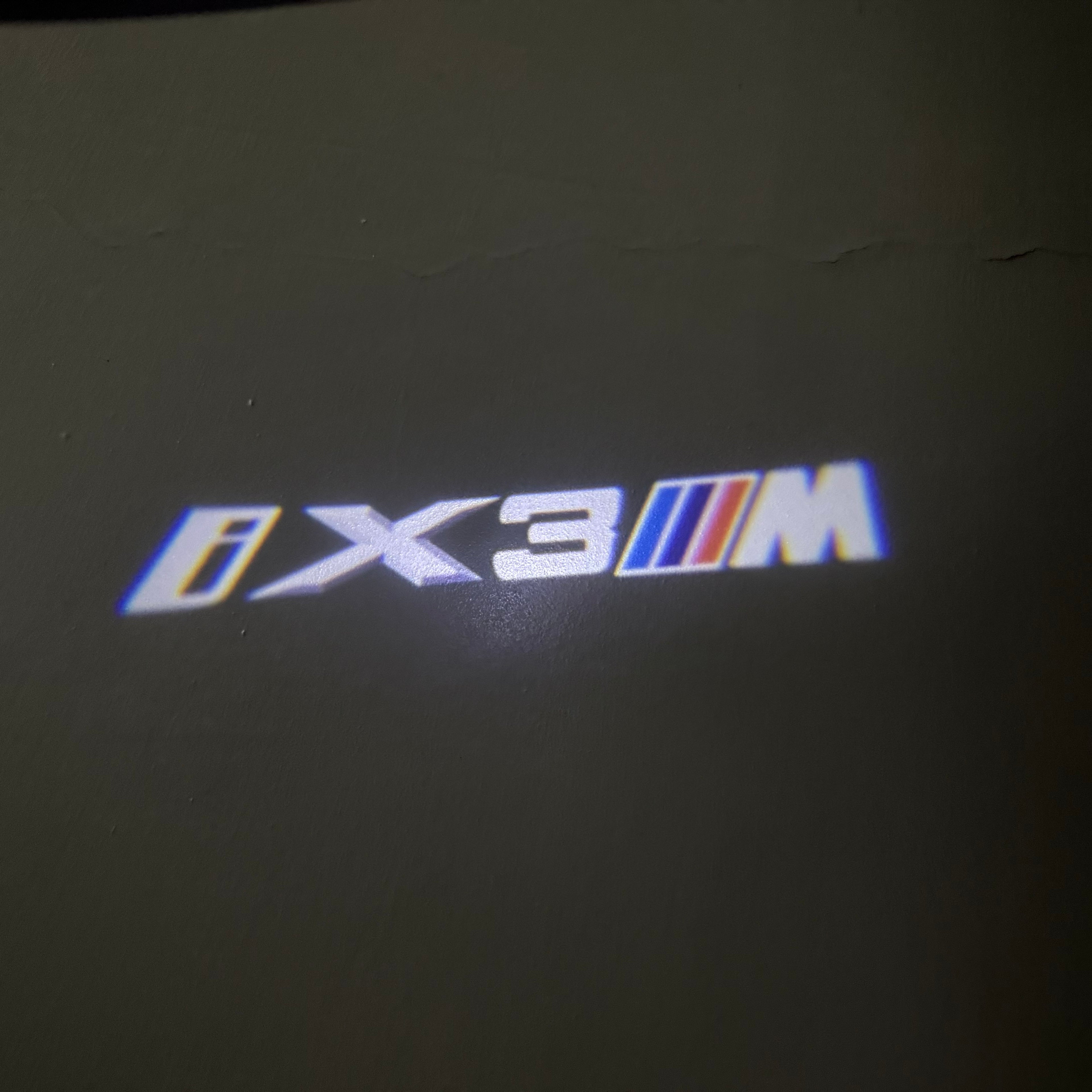 ÉCLAIRAGE DE PROJECTEUR BMW M3 LOGO Nr.24 (quantité 1 = 1 jeux / 2 feux de porte)