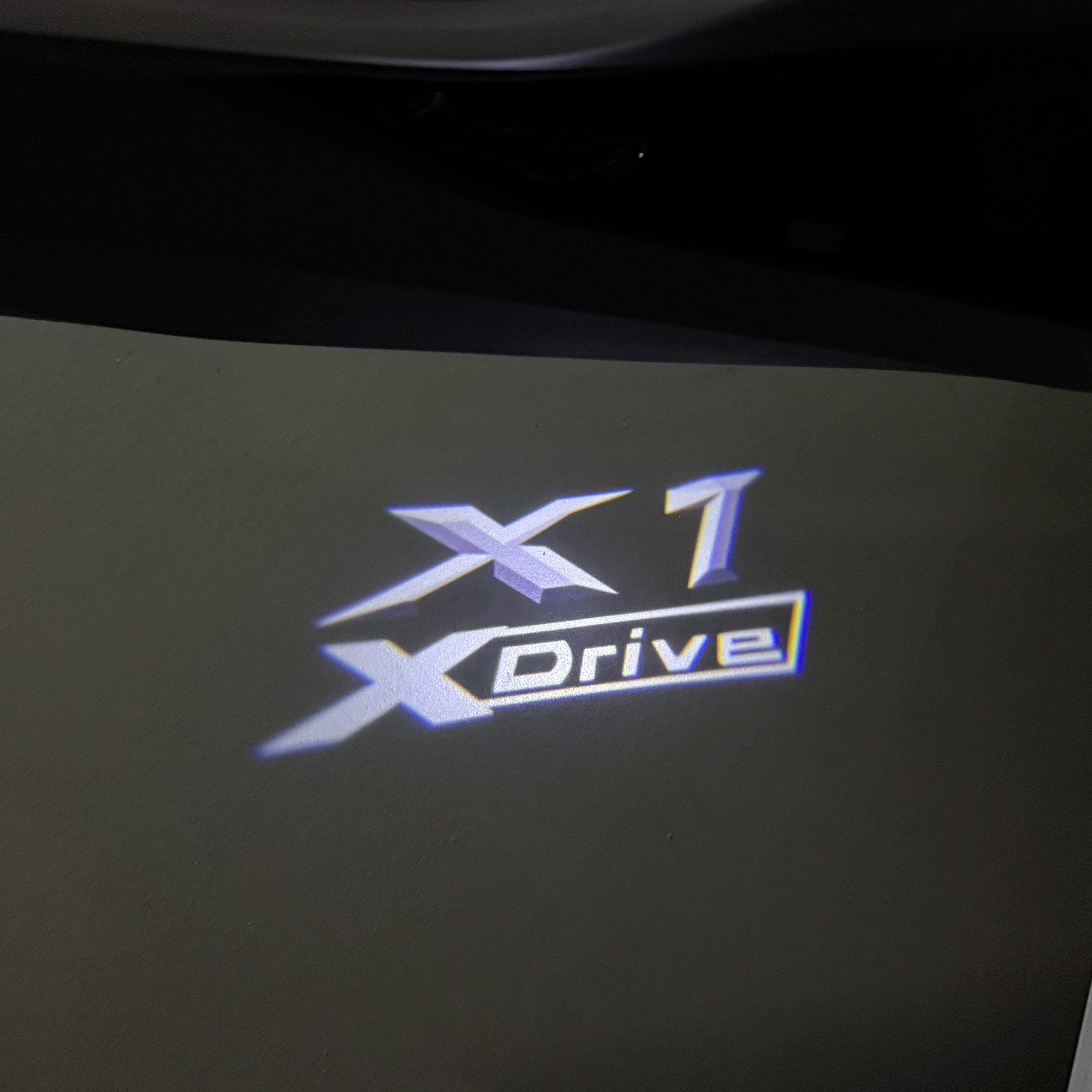 ÉCLAIRAGE DE PROJECTEUR BMW M3 LOGO Nr.24 (quantité 1 = 1 jeux / 2 feux de porte)