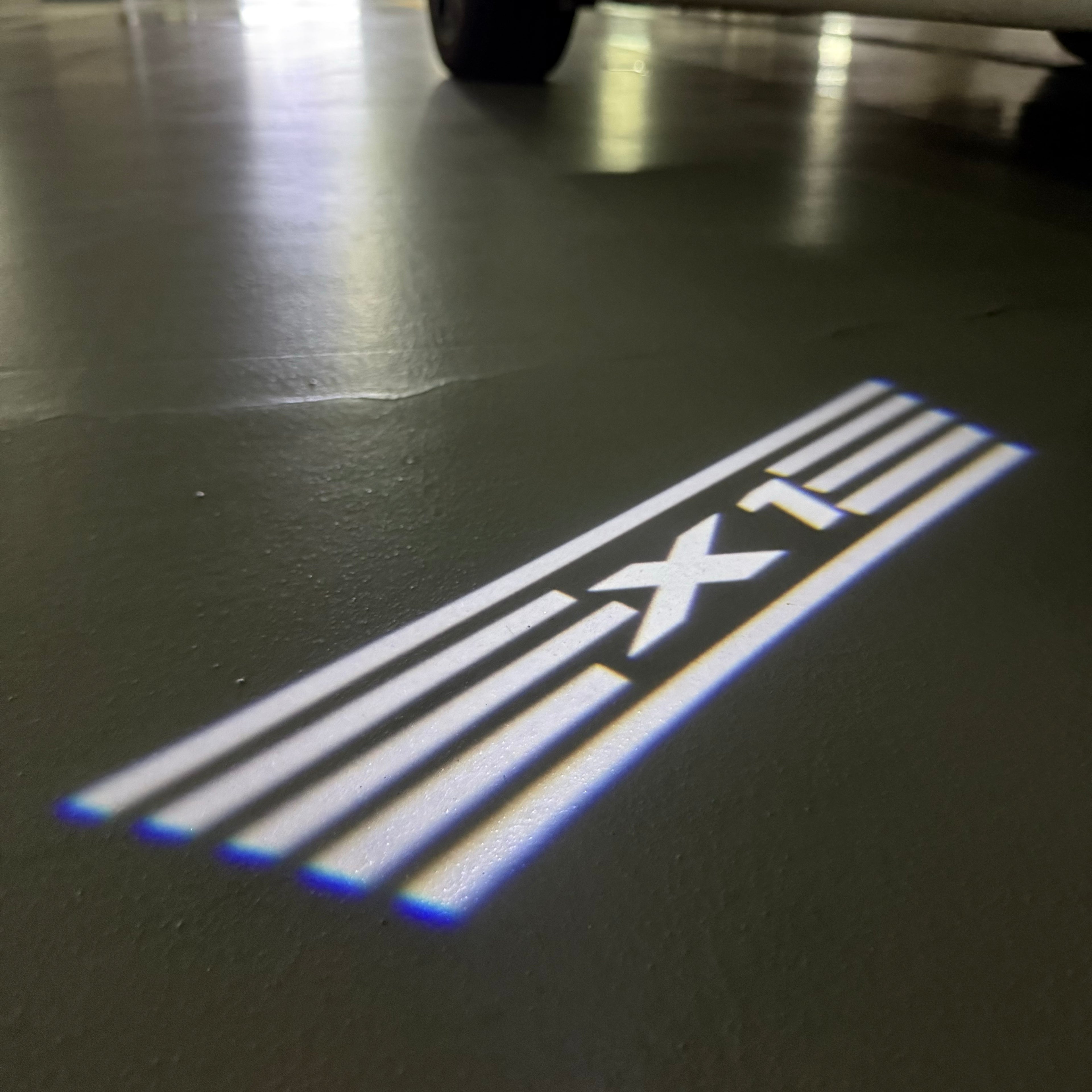 ÉCLAIRAGE DE PROJECTEUR BMW M3 LOGO Nr.24 (quantité 1 = 1 jeux / 2 feux de porte)