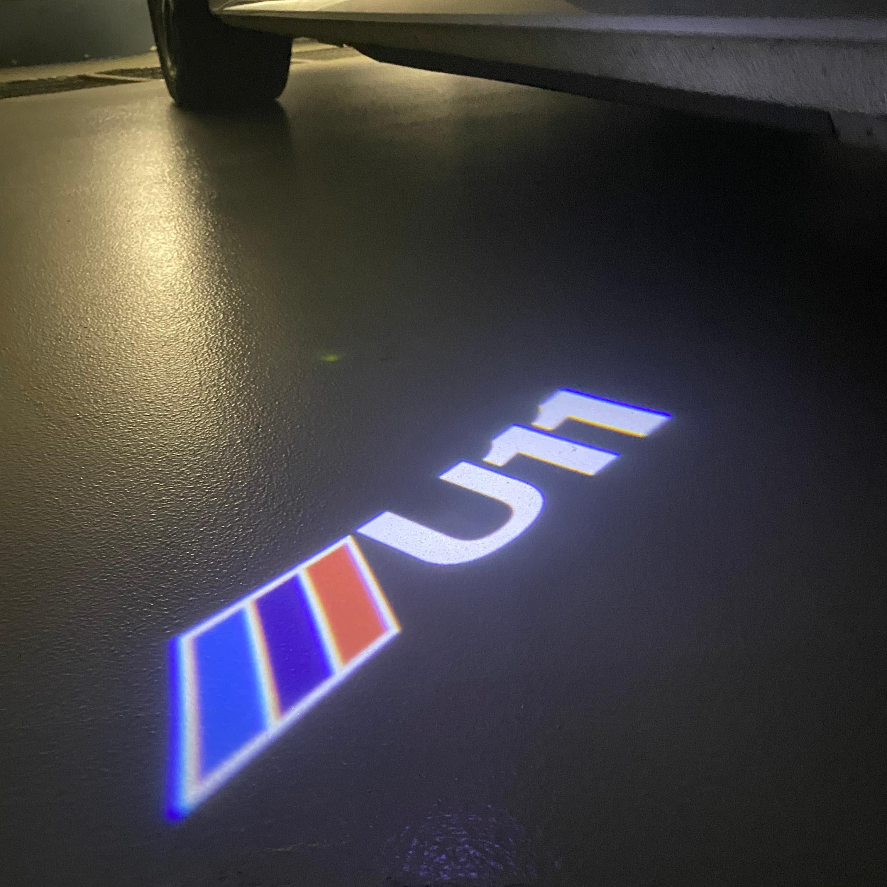 ÉCLAIRAGE DE PROJECTEUR BMW M3 LOGO Nr.24 (quantité 1 = 1 jeux / 2 feux de porte)
