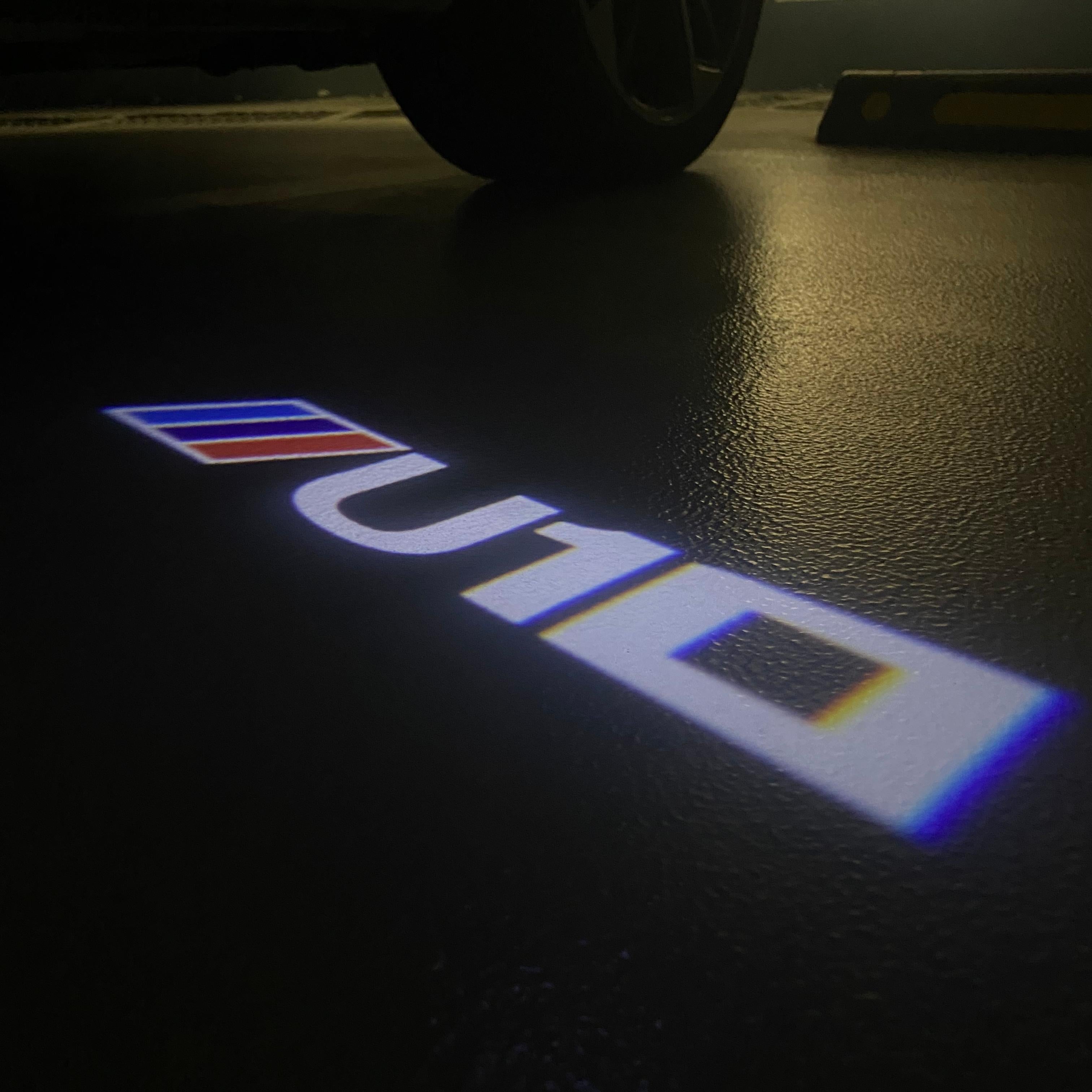 ÉCLAIRAGE DE PROJECTEUR BMW M3 LOGO Nr.24 (quantité 1 = 1 jeux / 2 feux de porte)