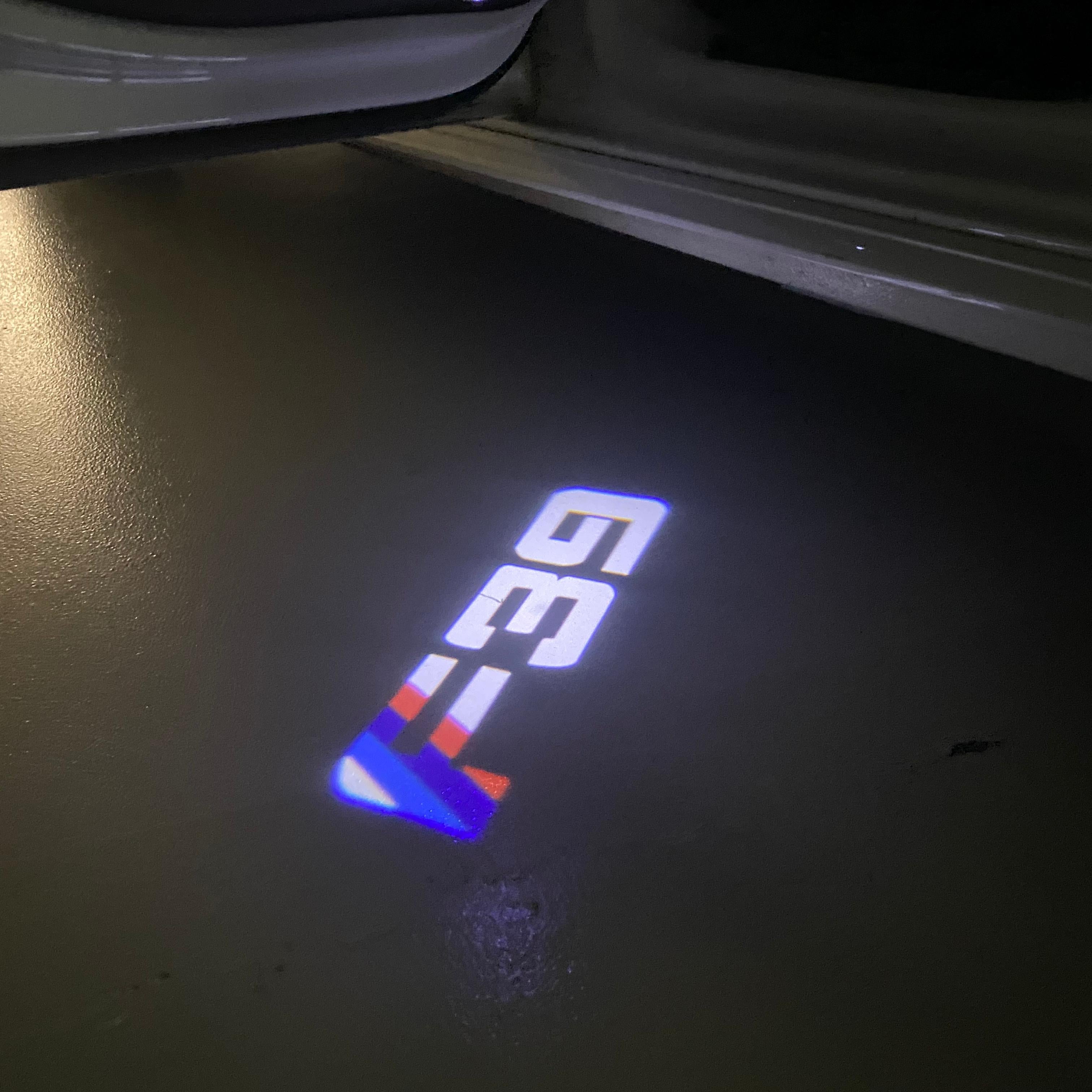 ÉCLAIRAGE DE PROJECTEUR BMW M3 LOGO Nr.24 (quantité 1 = 1 jeux / 2 feux de porte)