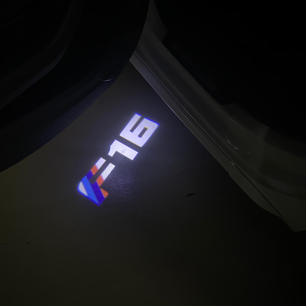 LUCES DE PROYECTOR DEL LOGOTIPO BMW M3 Nr.24 (cantidad 1 = 1 juegos / 2 luces de puerta)