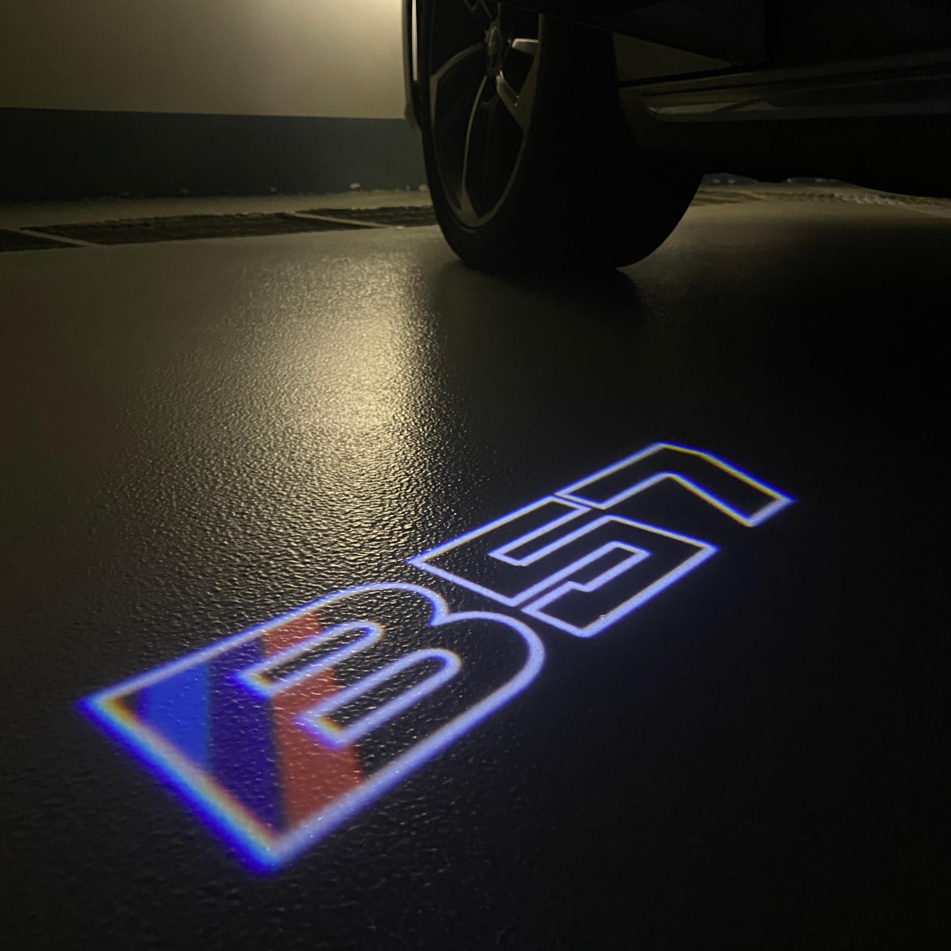 ÉCLAIRAGE DE PROJECTEUR BMW M3 LOGO Nr.24 (quantité 1 = 1 jeux / 2 feux de porte)