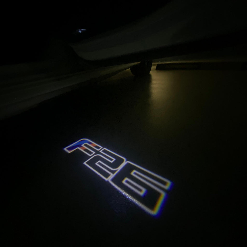 ÉCLAIRAGE DE PROJECTEUR BMW M3 LOGO Nr.24 (quantité 1 = 1 jeux / 2 feux de porte)