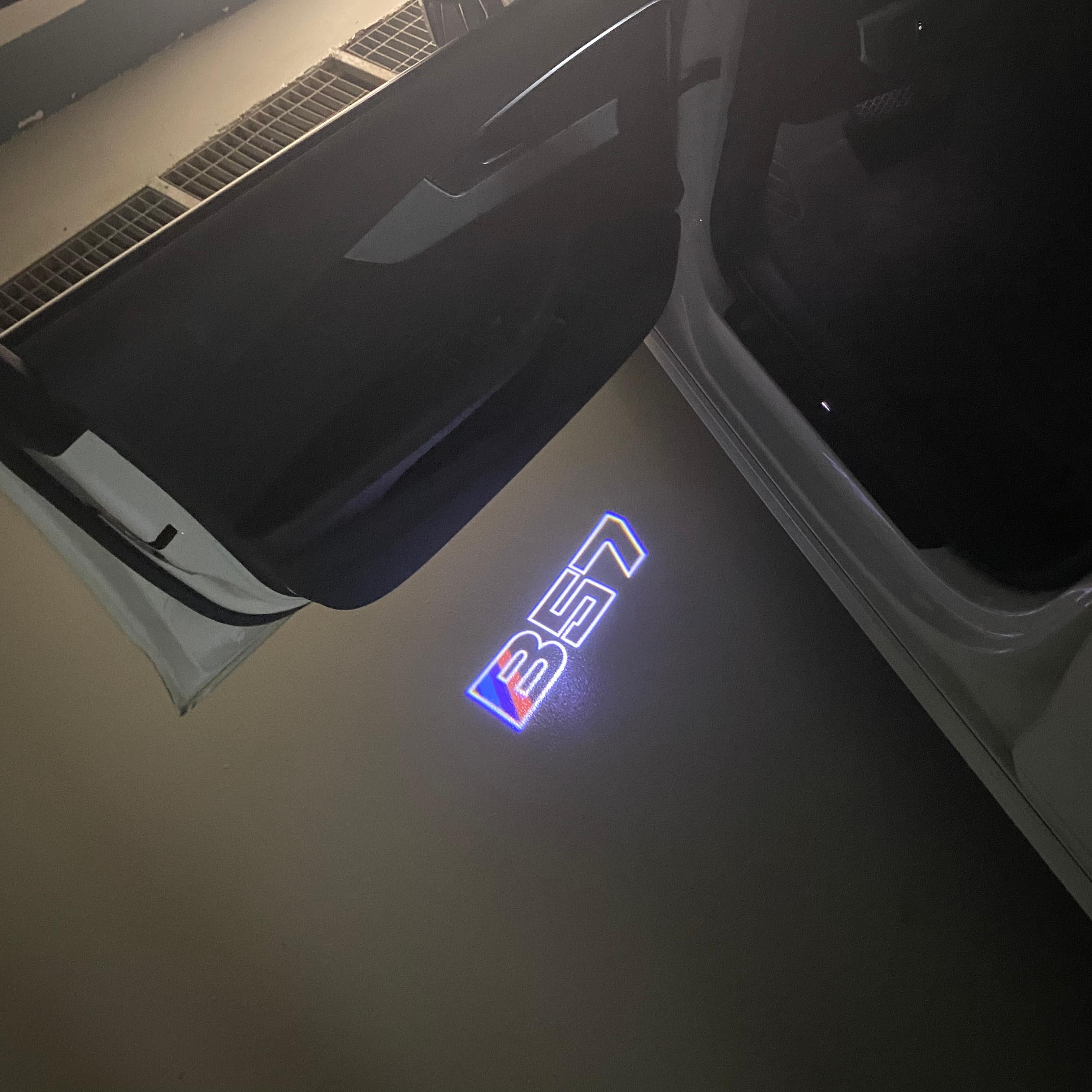 ÉCLAIRAGE DE PROJECTEUR BMW M3 LOGO Nr.24 (quantité 1 = 1 jeux / 2 feux de porte)