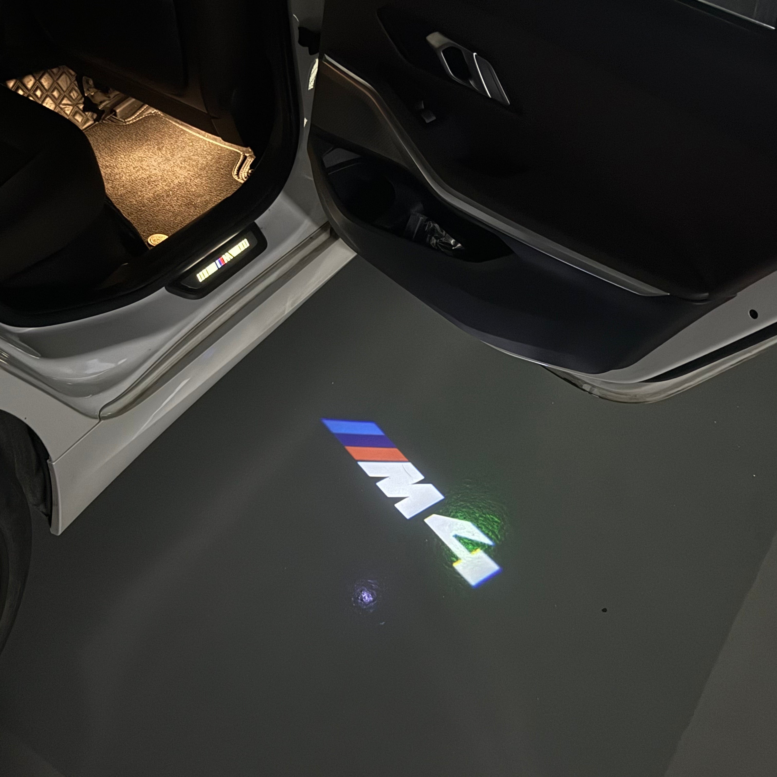 BMW M3 LOGO PROJECTOT LIGHTS Nr.24 (quantità 1 = 1 set/2 luci porta)