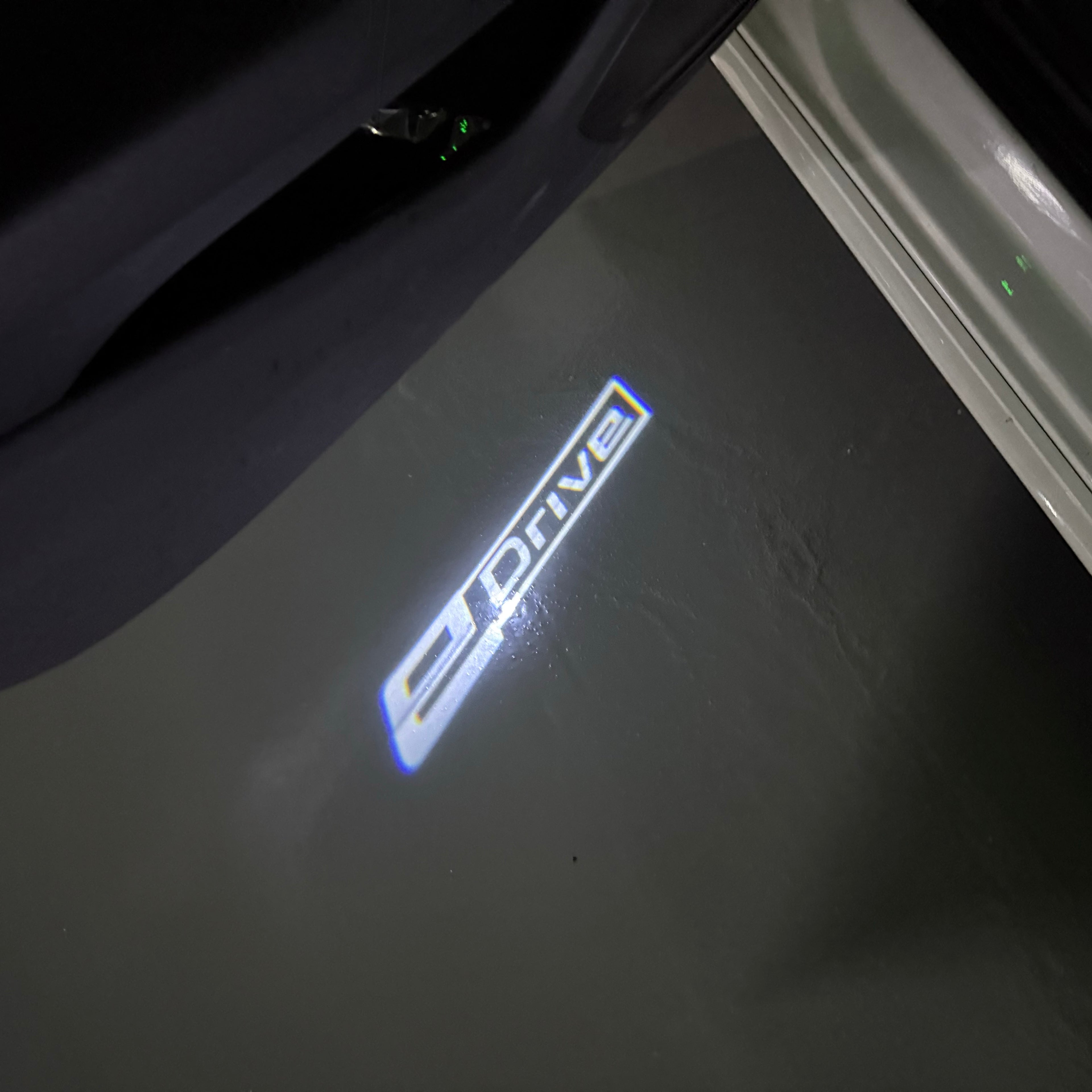BMW M3 LOGO PROJECTOR LIGHTS Nr.24 (الكمية 1 = 1 مجموعة / 2 أضواء باب)