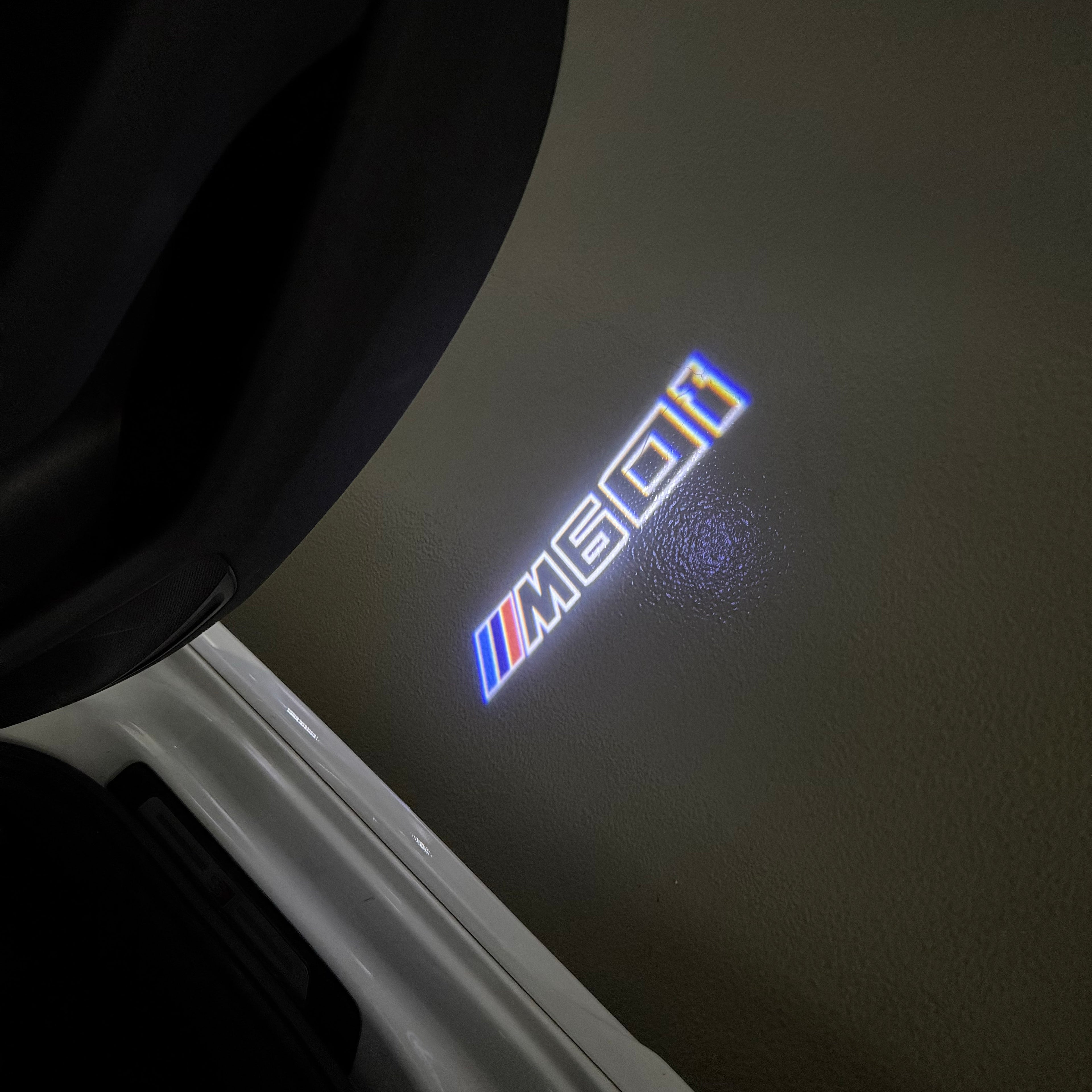 BMW M3 LOGO PROJECTOT LIGHTS Nr.24 (Menge 1 = 1 Sets/2 Türleuchten)