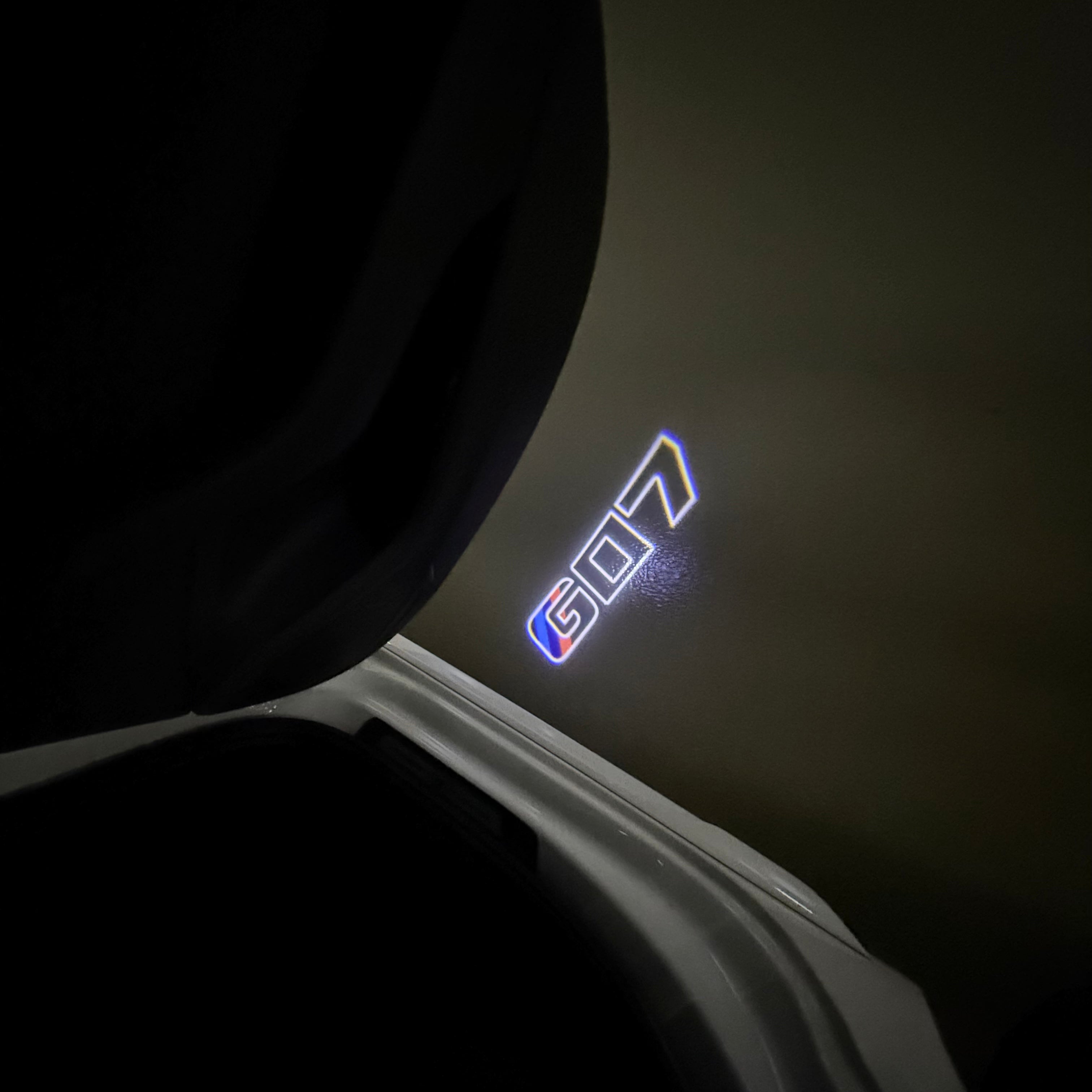 ÉCLAIRAGE DE PROJECTEUR BMW M3 LOGO Nr.24 (quantité 1 = 1 jeux / 2 feux de porte)