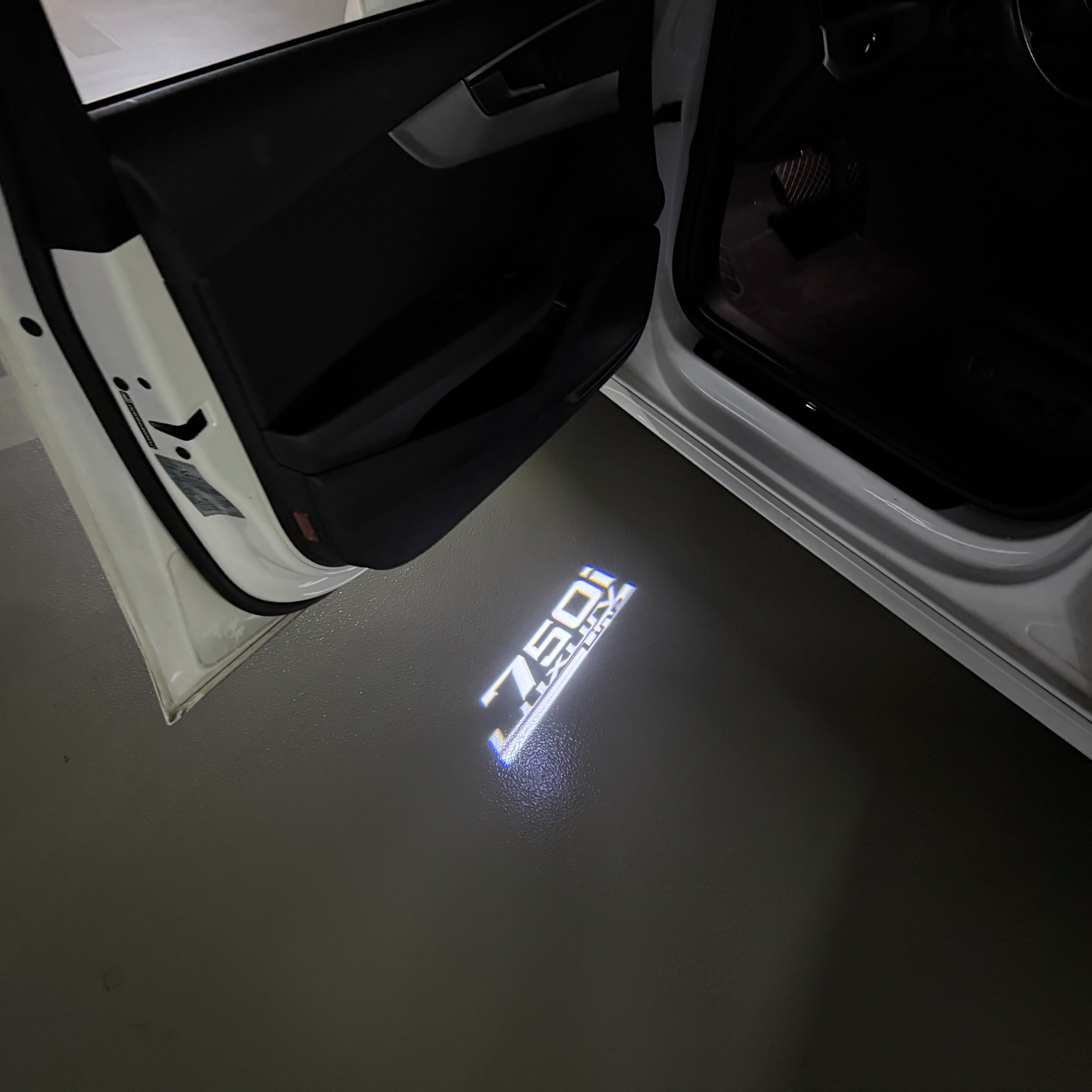 BMW M3 LOGO PROJECTOT LIGHTS Nr.24 (Menge 1 = 1 Sets/2 Türleuchten)