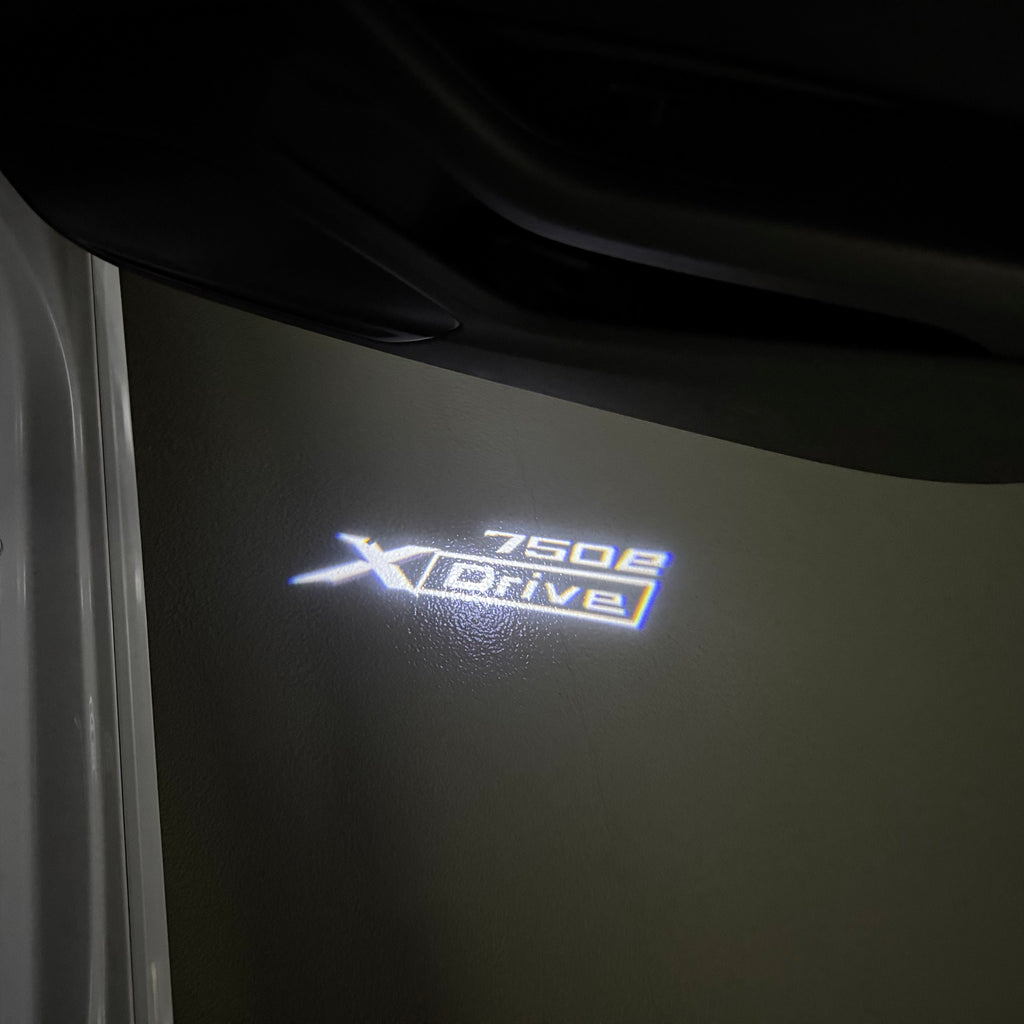 BMW M3 LOGO PROJECTOR LIGHTS Nr.24 (الكمية 1 = 1 مجموعة / 2 أضواء باب)