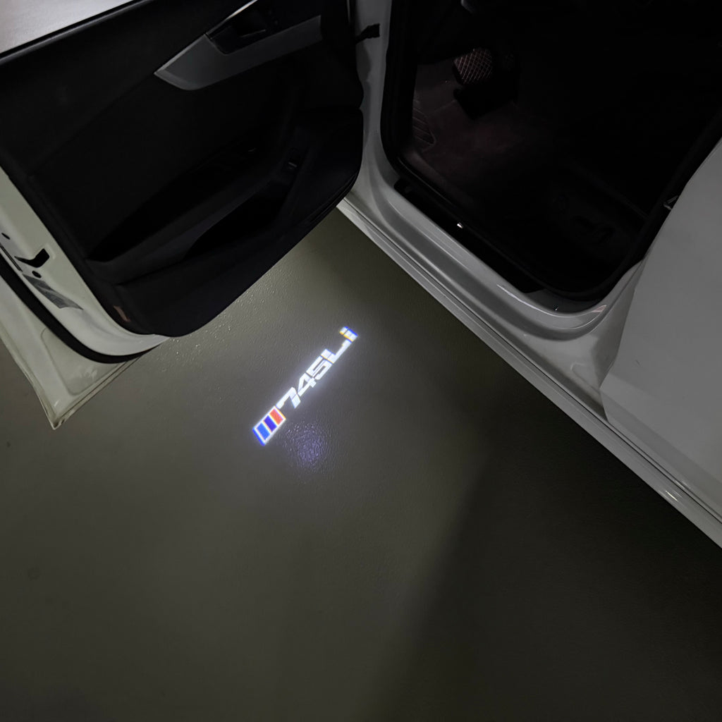 BMW M3 LOGO PROJECTOR LIGHTS Nr.24 (الكمية 1 = 1 مجموعة / 2 أضواء باب)