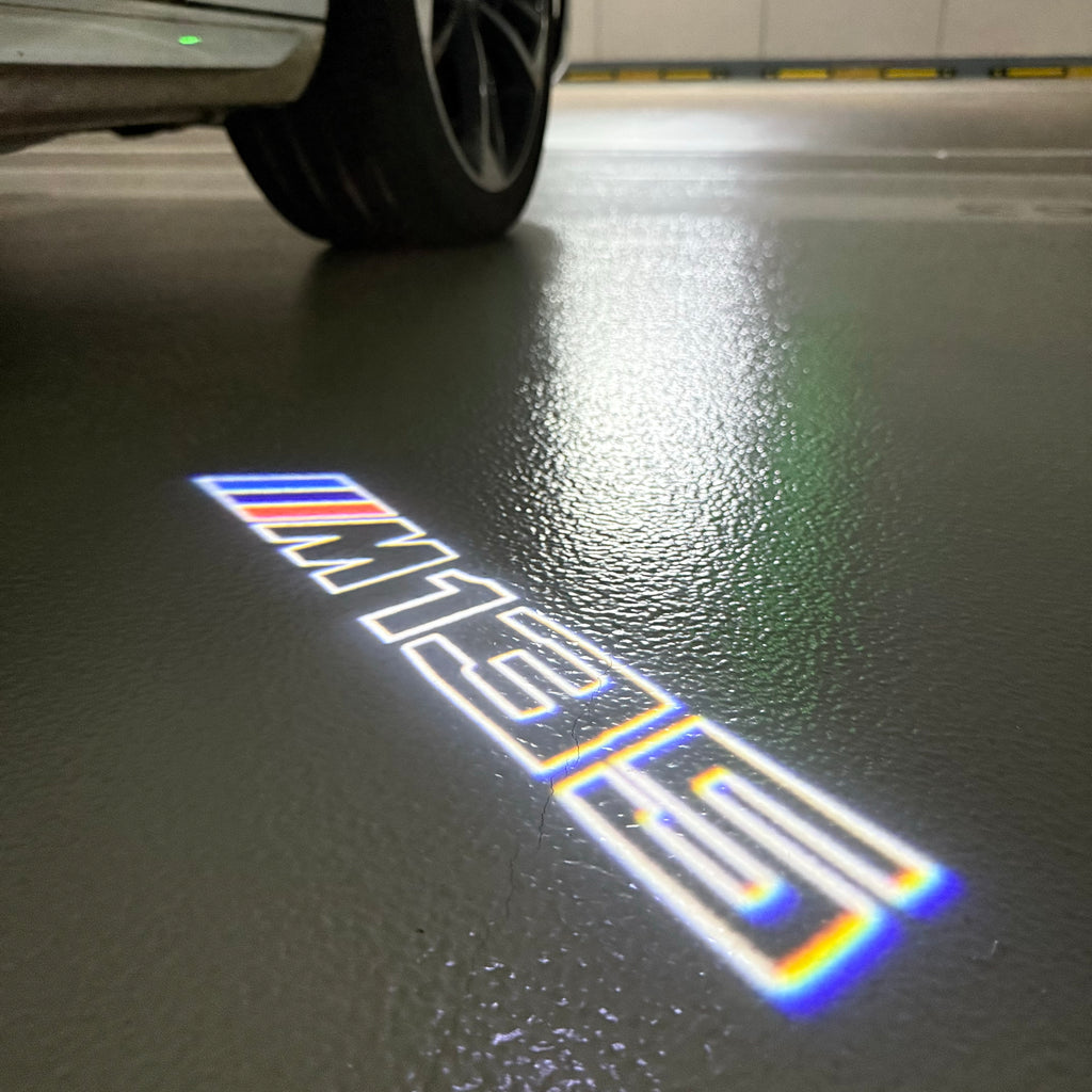 BMW M3 LOGO PROJECTOR LIGHTS Nr.24 (الكمية 1 = 1 مجموعة / 2 أضواء باب)