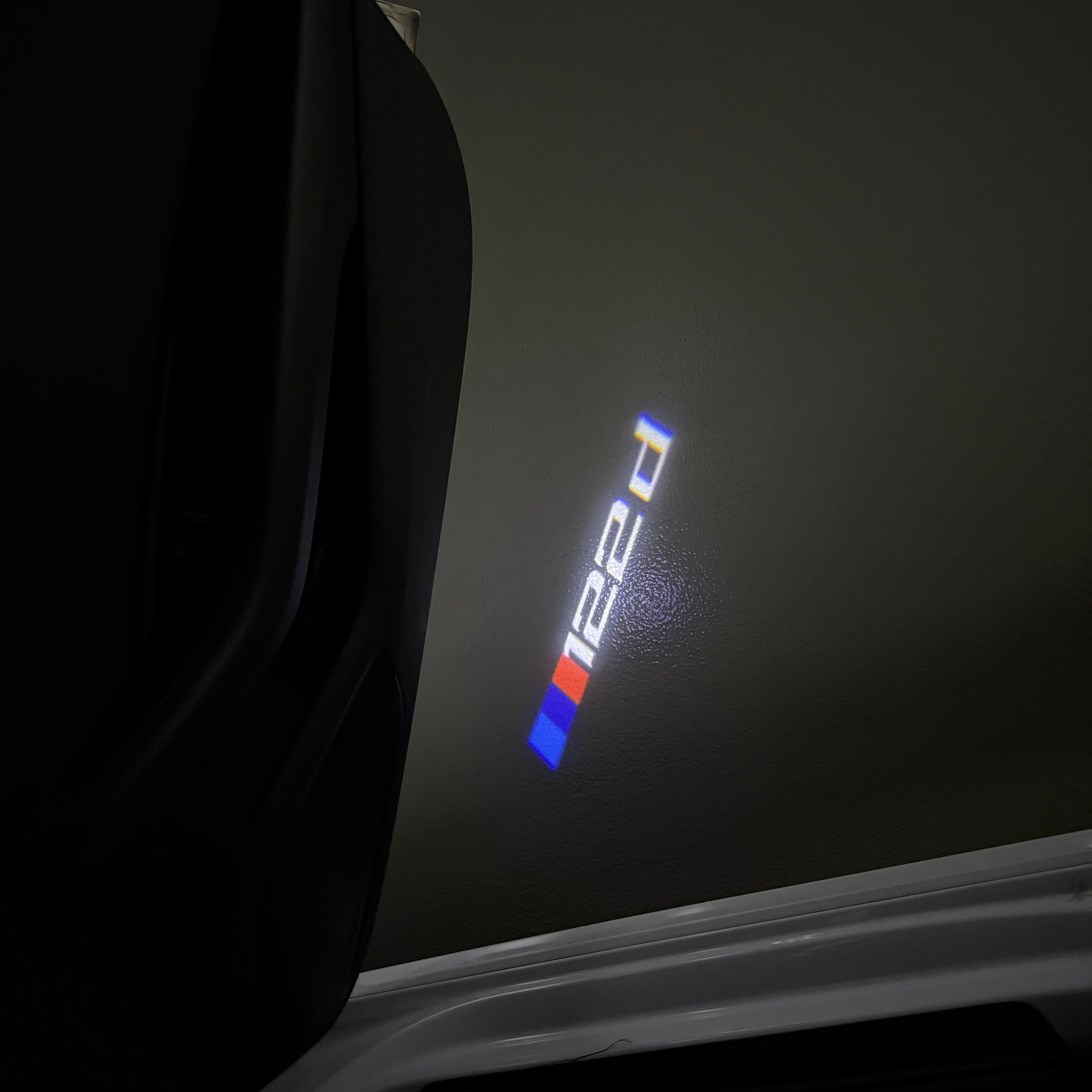 BMW M3 LOGO PROJECTOT LIGHTS Nr.24 (Menge 1 = 1 Sets/2 Türleuchten)