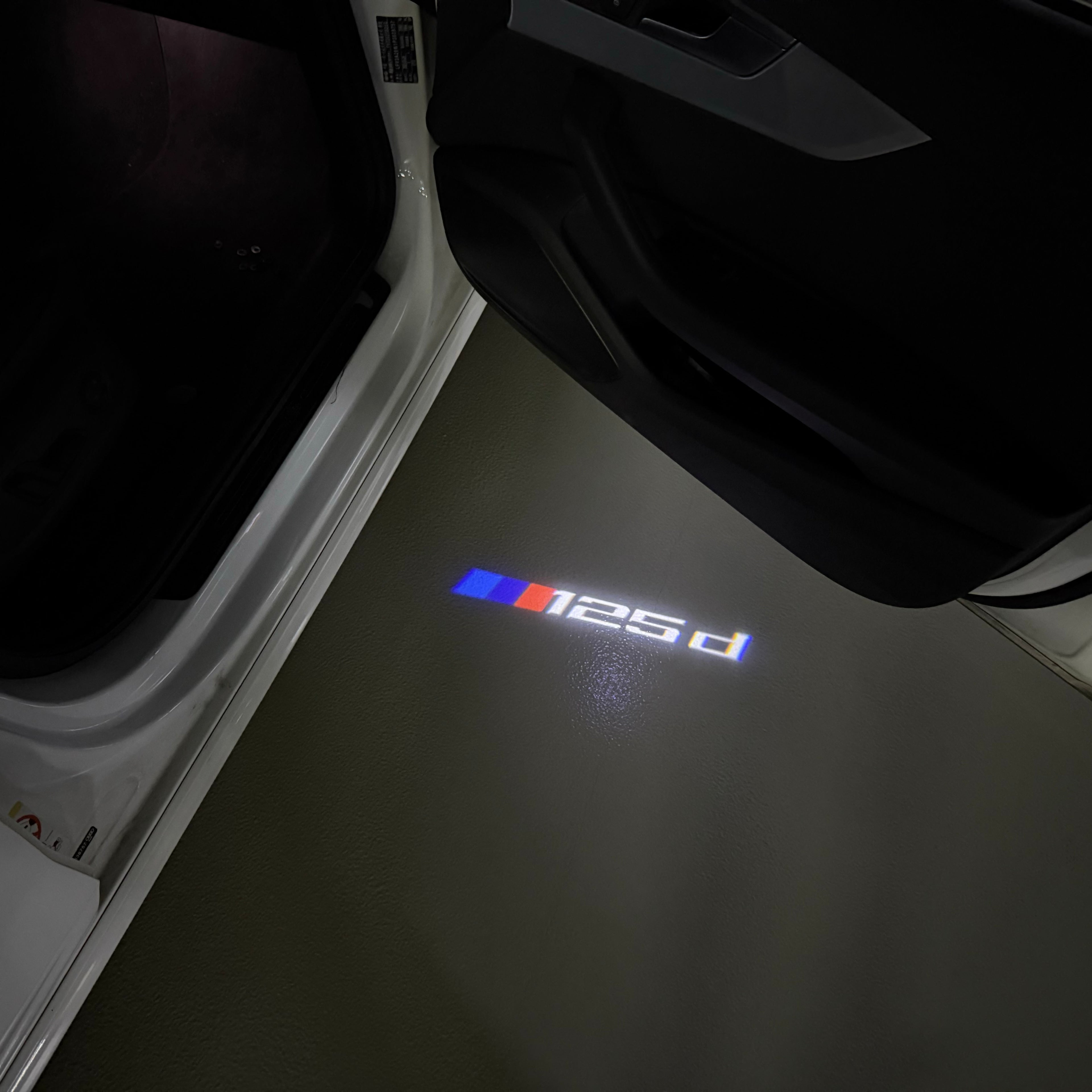 BMW M3 LOGO PROJECTOT LIGHTS Nr.24 (Menge 1 = 1 Sets/2 Türleuchten)