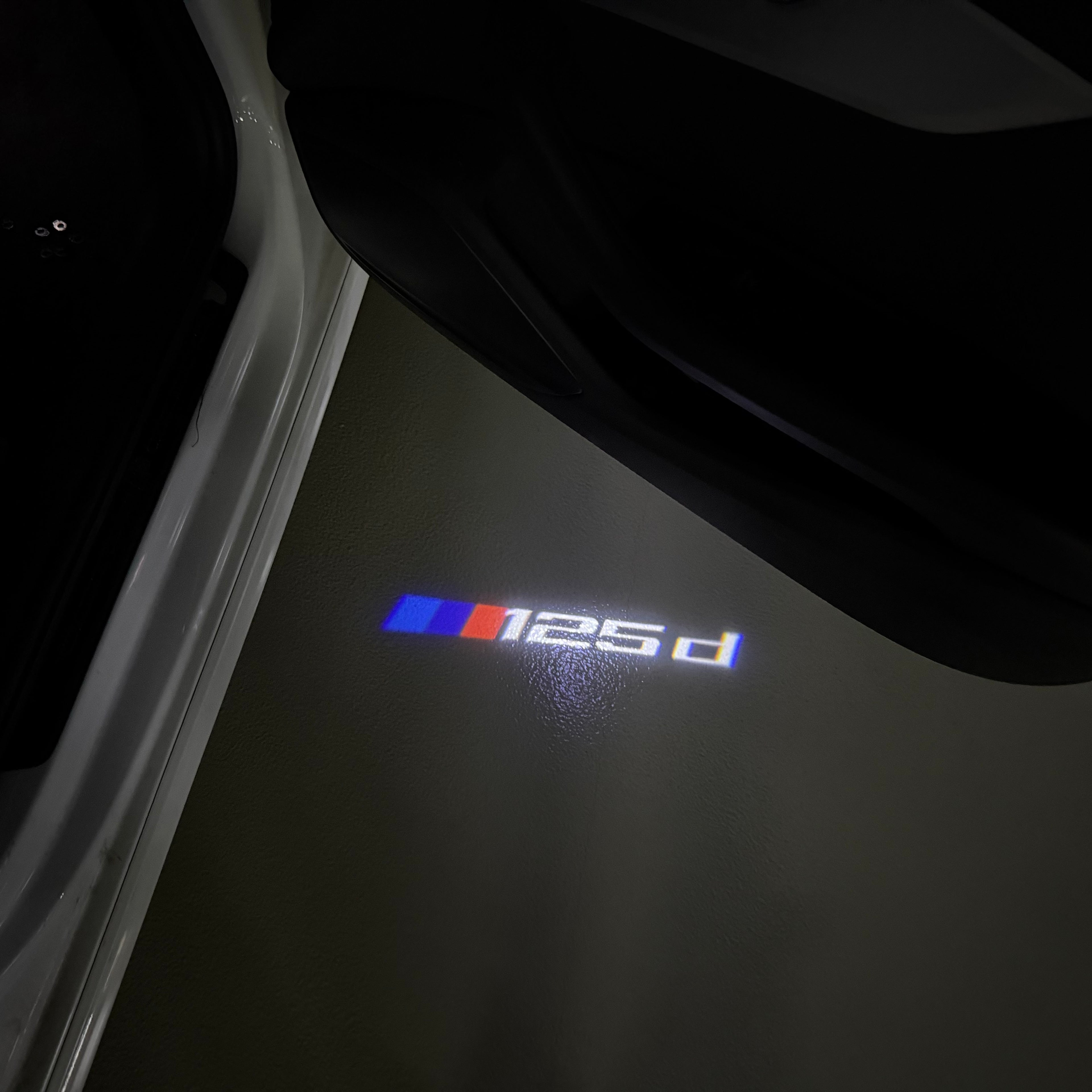 BMW M3 LOGO PROJECTOT LIGHTS Nr.24 (Menge 1 = 1 Sets/2 Türleuchten)
