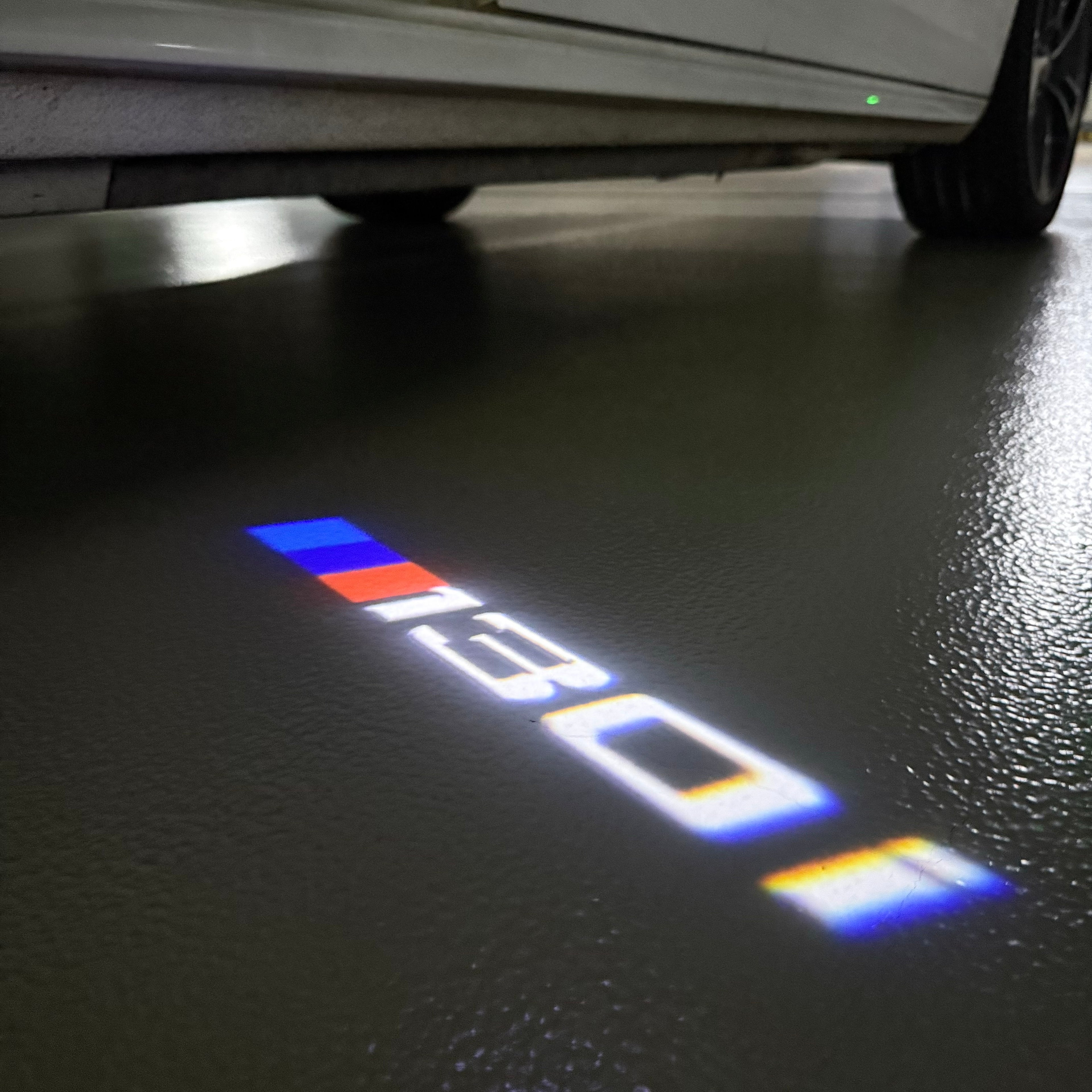 BMW M3 LOGO PROJECTOT LIGHTS Nr.24 (Menge 1 = 1 Sets/2 Türleuchten)