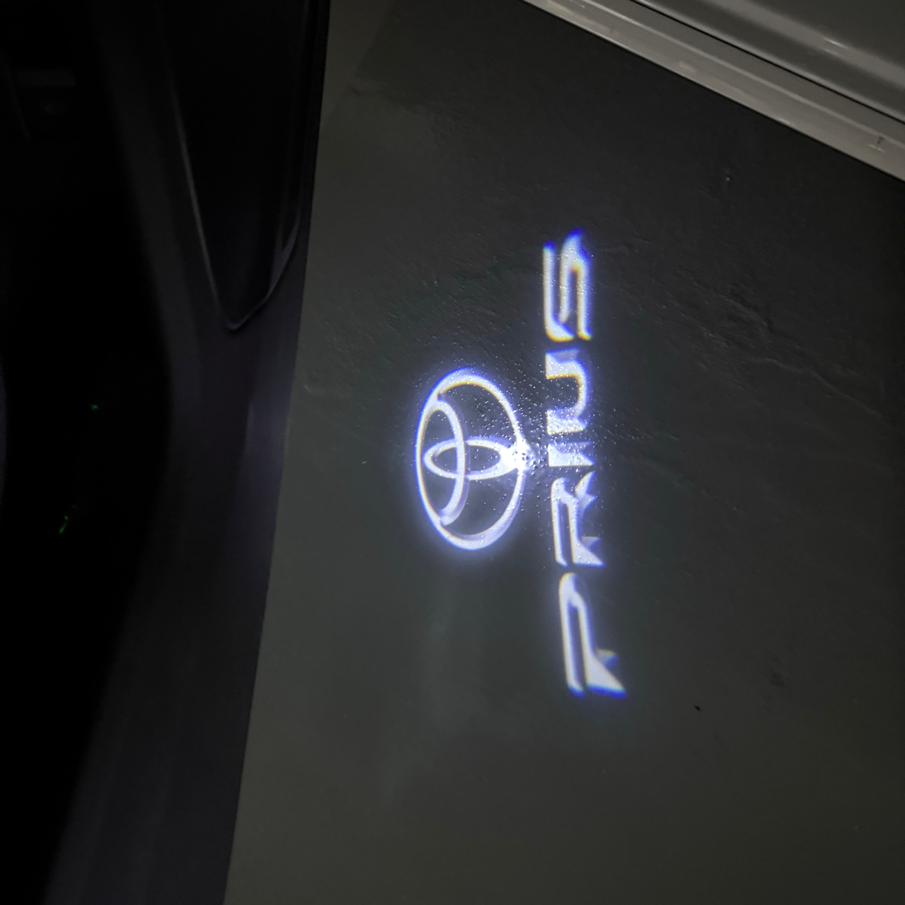 Toyota LOGO PROJECROTR LIGHTS Nr.02 (quantité 1 = 1 ensembles / 2 feux de porte)