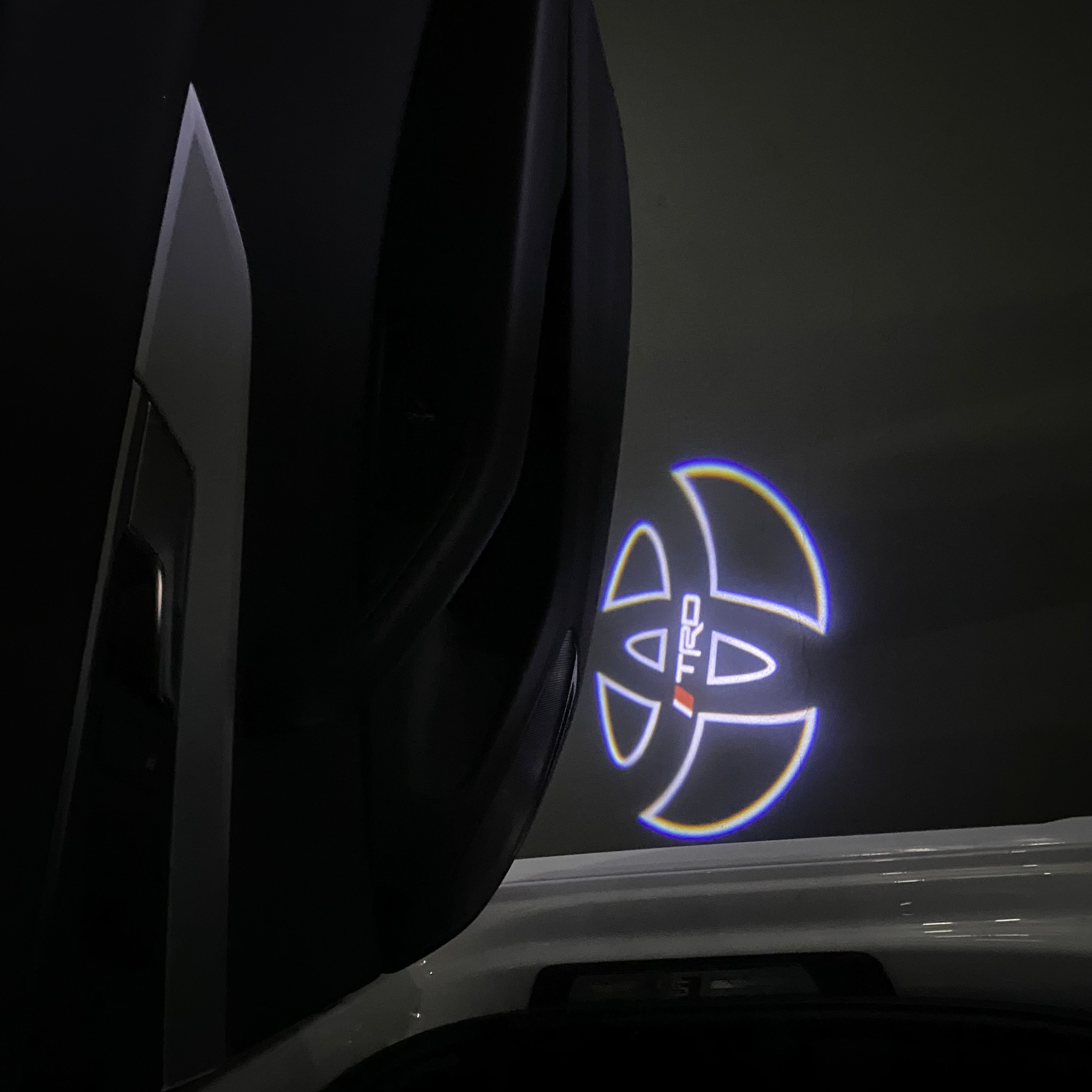 Toyota LOGO PROJECTOR LIGHTS Nr.02 (Anzahl 1 = 1 Sätze / 2 Türlichter)
