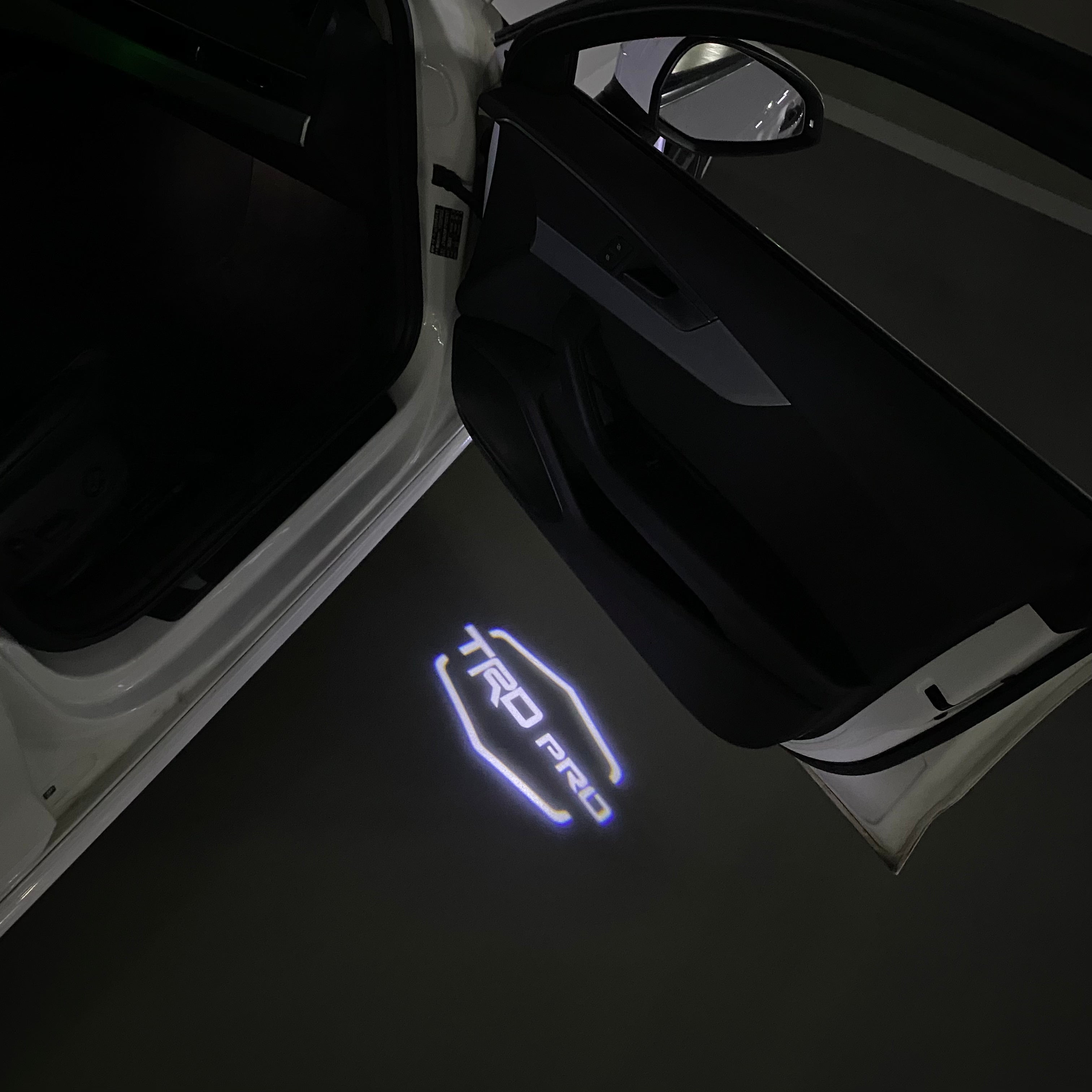 Toyota LOGO PROJECROTR LIGHTS Nr.02 (cantidad 1 = 1 juego/2 luces de puerta)
