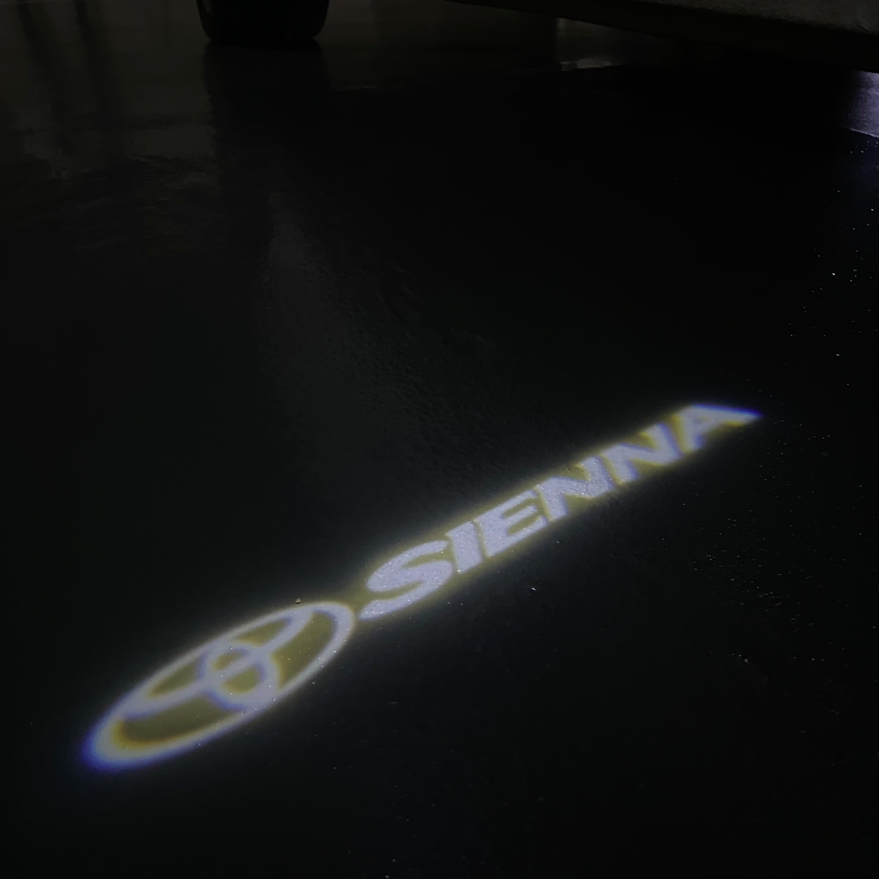 Toyota LOGO PROJECTOR LIGHTS Nr.02 (Anzahl 1 = 1 Sätze / 2 Türlichter)