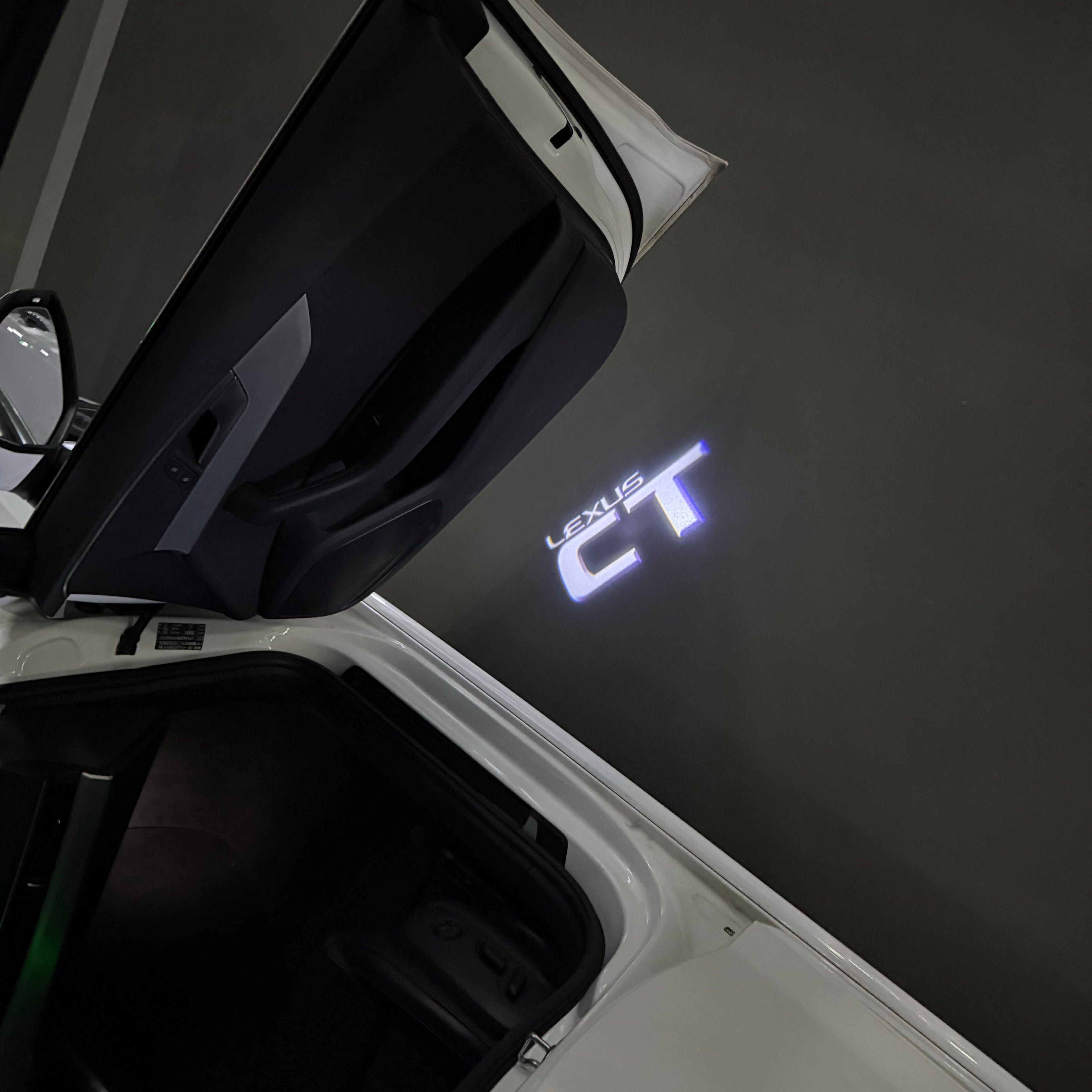 LEXUS CT LOGO PROJECROTR LIGHTS (quantity 1 = 1 sets/2 door lights)Nr.01a86